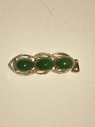 亿嘉拍卖2025年秋季私人典藏拍卖 - 18K金碧玉四季豆吊坠