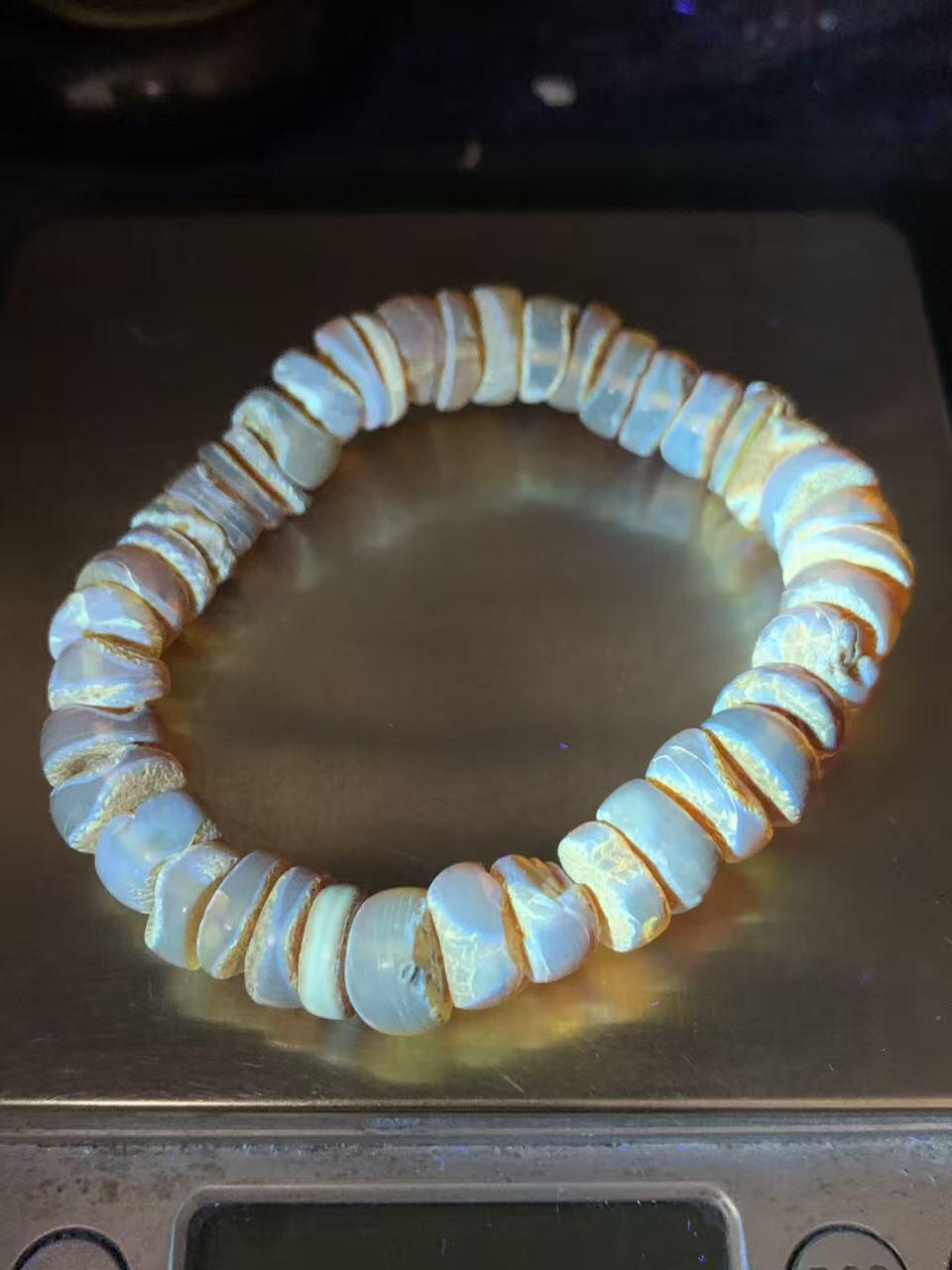 天然原矿俄料蜜蜡原皮随形手串1条！