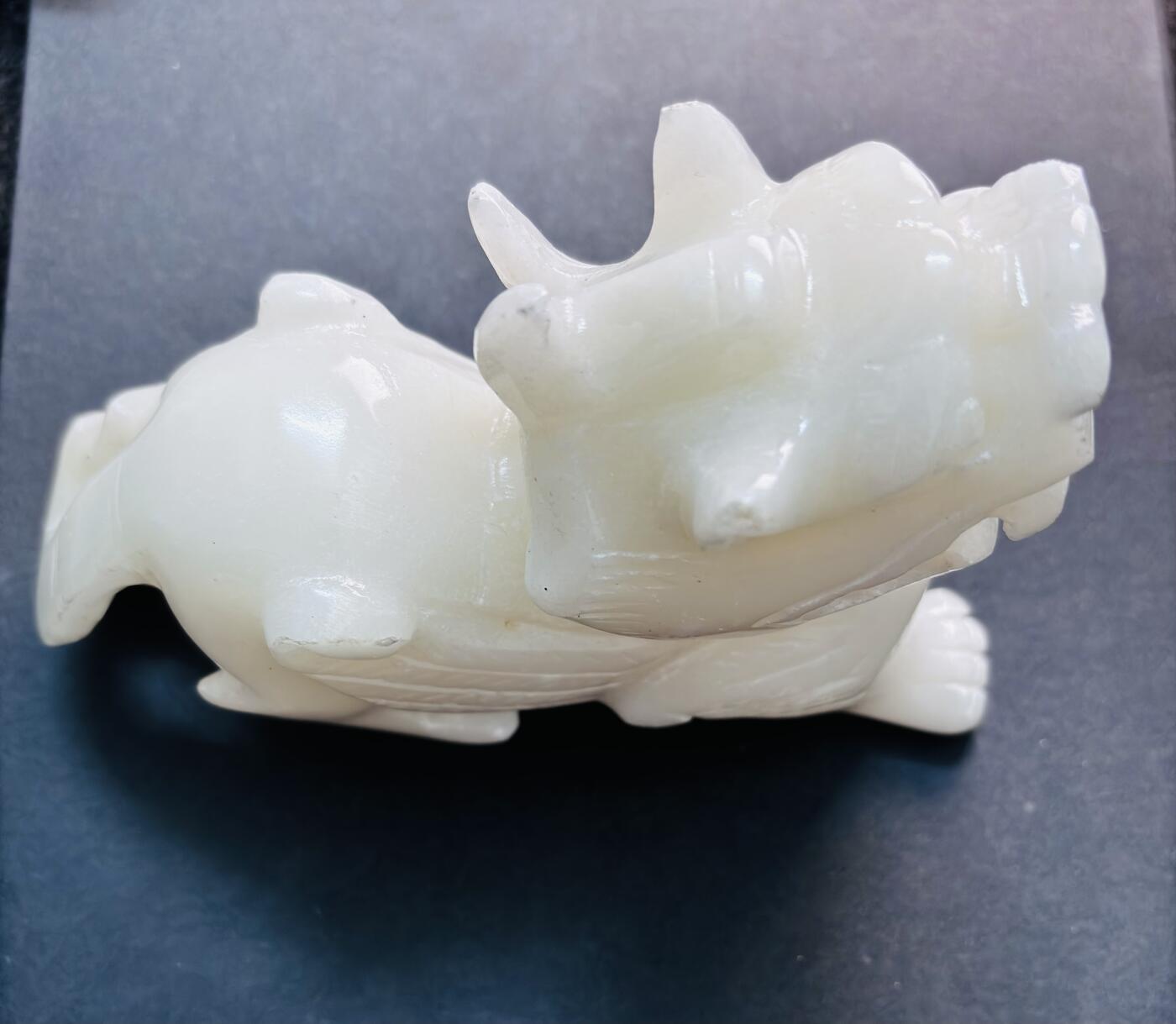 文馨钱币收藏第 279 场，银币，纪念铜章场 长期接收代拍品 玉石狮子，长 148.7mm 高 108.3 厚 50mm 重 832.9 克