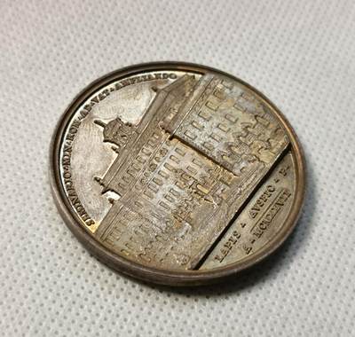 甄臻铺-世界币章拍卖（第38期）立冬小精品场，送拍享返佣金等优惠多多 1927年梵蒂冈教皇庇护十一世高浮雕大银章 44.00mm 35.35g 五彩镜面底板很漂亮 未流通状态 送评必出高分