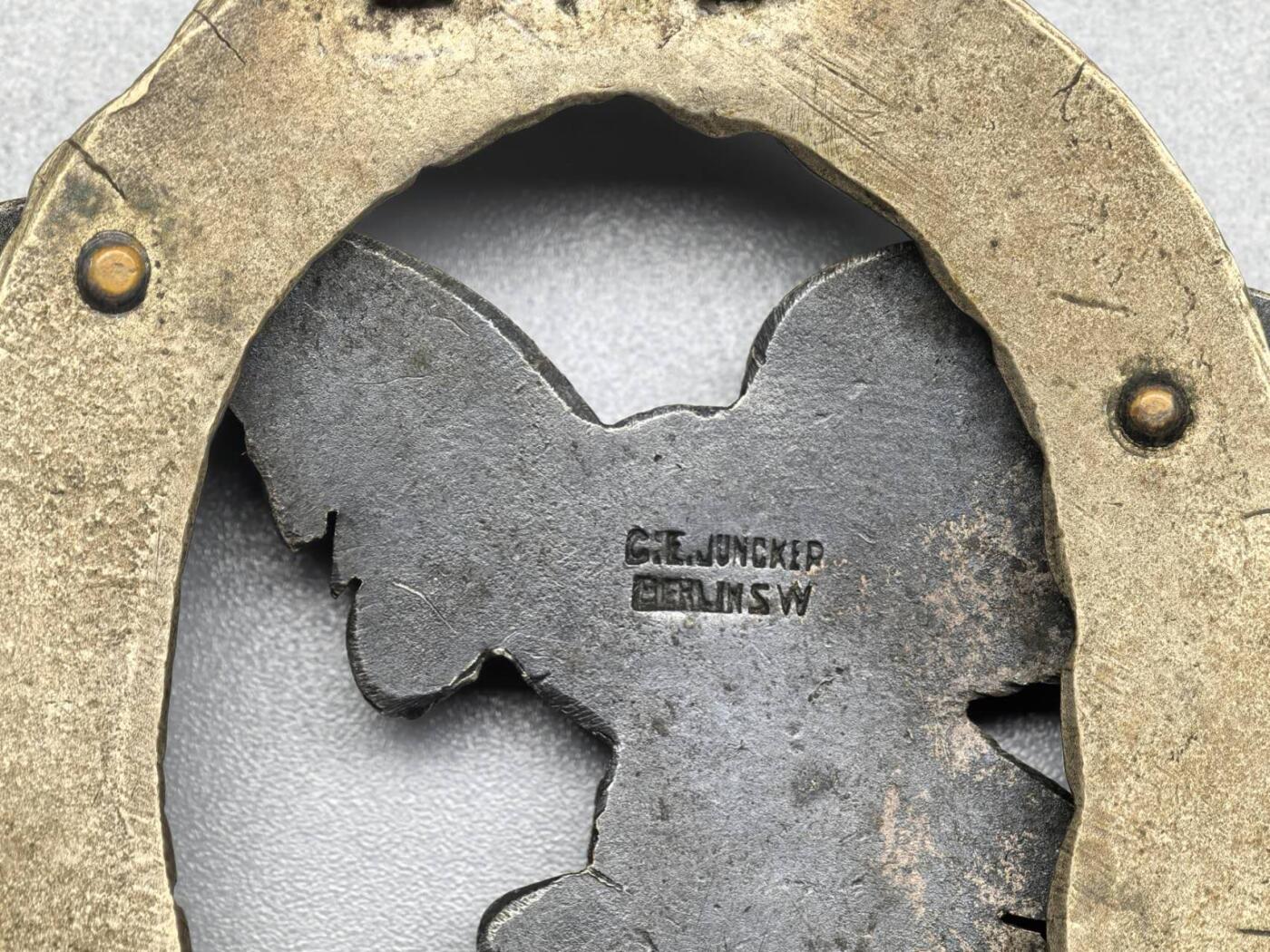 小驴勋章奖章收藏11月8日周六晚6点拍卖（珍爱和平，收藏战争，铭记历史，勿忘国耻，忠党爱国。有偿代拍，送拍规则在简介最后，参拍须阅读规则后再参拍，关系到运费包装发货时效真假辨别等关键信息，拍卖时不再发原图，看大图店主微信码在最后拍品里）