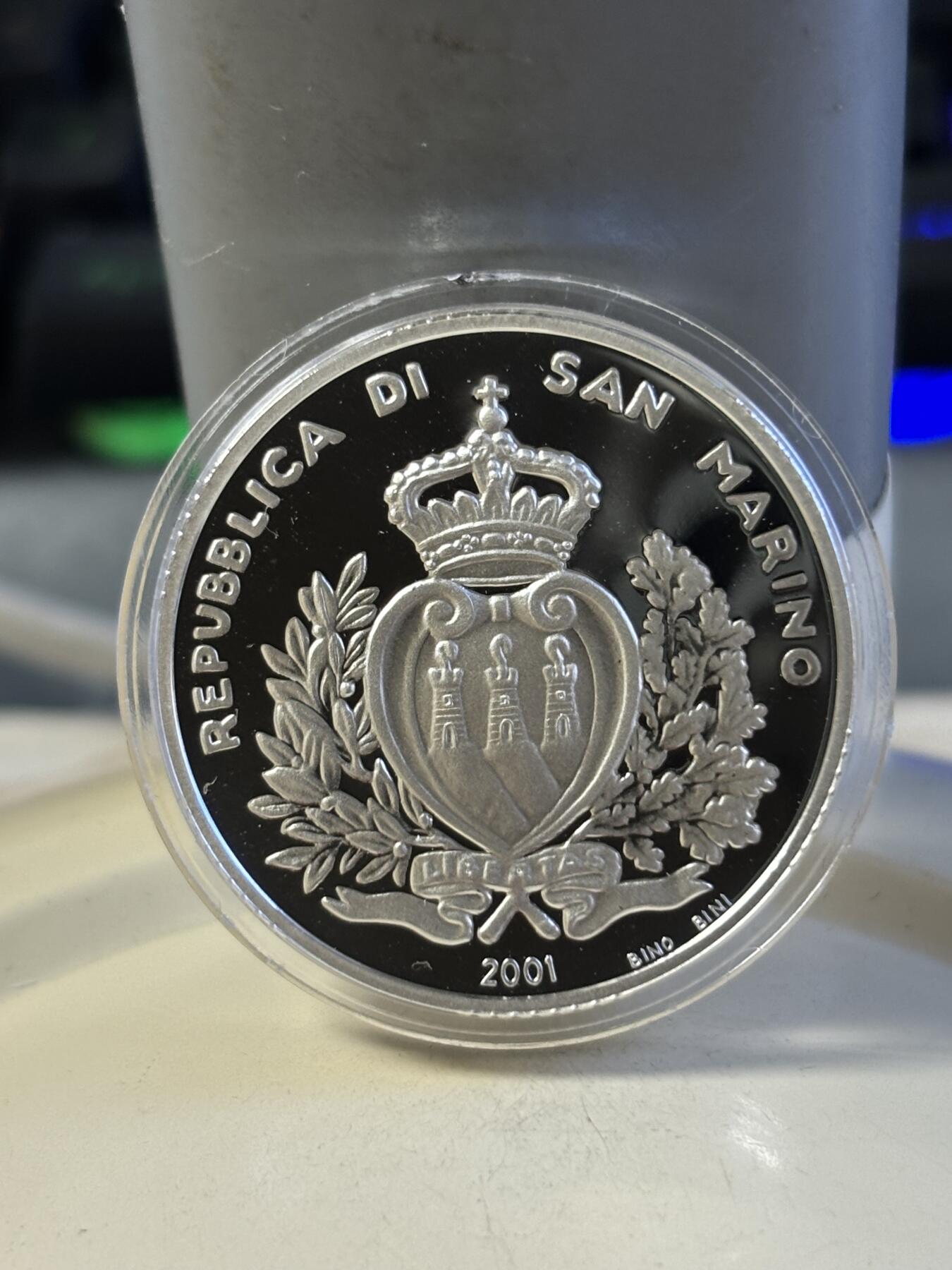 第181期拍卖 圣马力诺2001年法拉利世界冠军1万里拉纪念银币，835银，22克