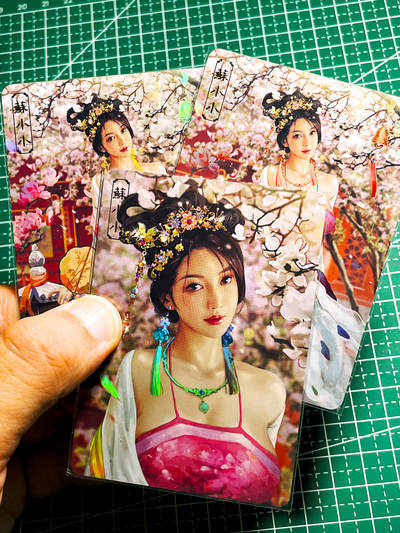 显眼宝36期 11月12日晚21:50截拍 佣金1起 可寄存～ - 卡将卡牌 巅峰苏小小 全网稀有 没什么好说的 三渐变 彩闪 63*88