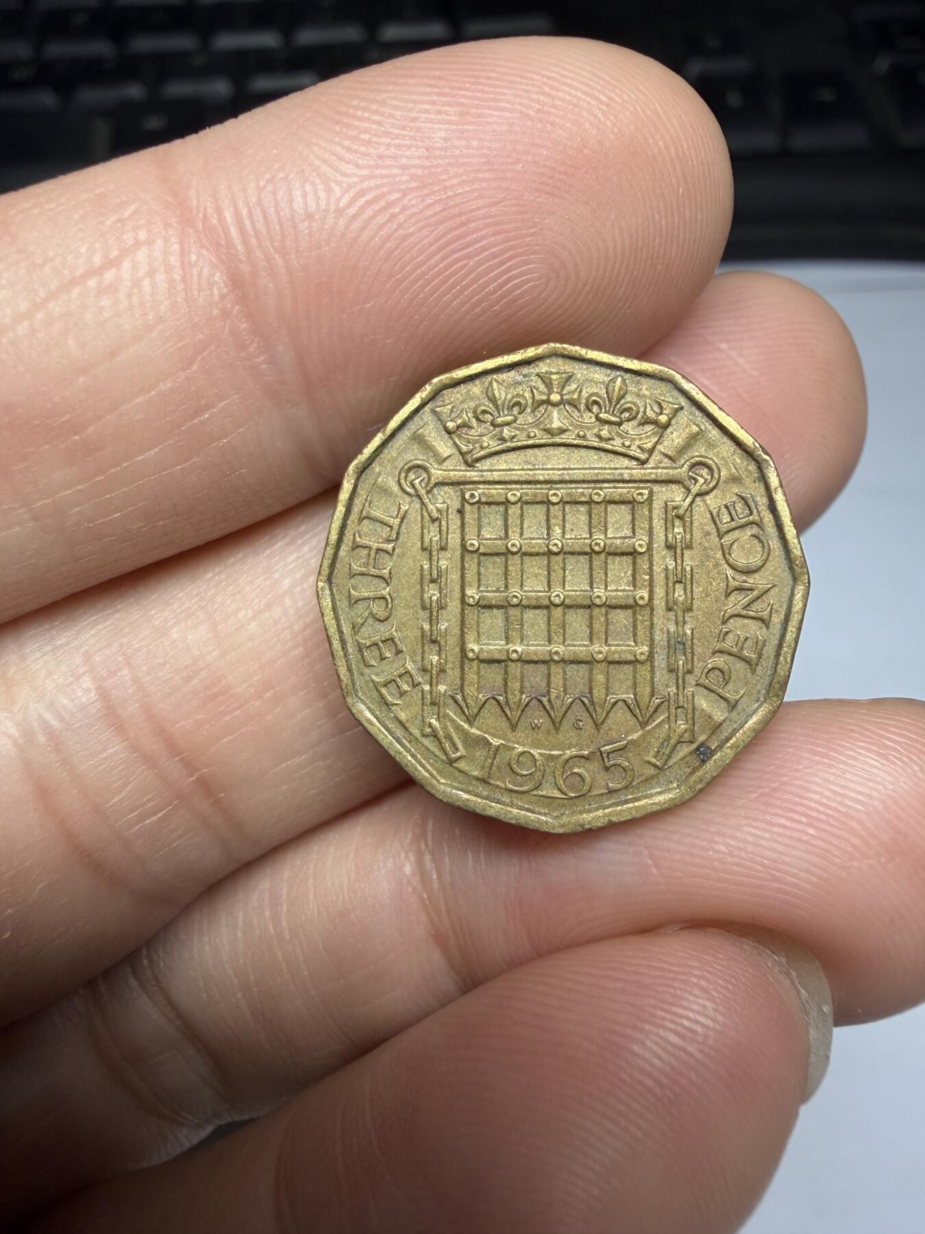 2025年集古藏今外币拍卖第十期-第3场—（总第283拍），可以寄存60天，满160元包邮。 1965年英国三便士