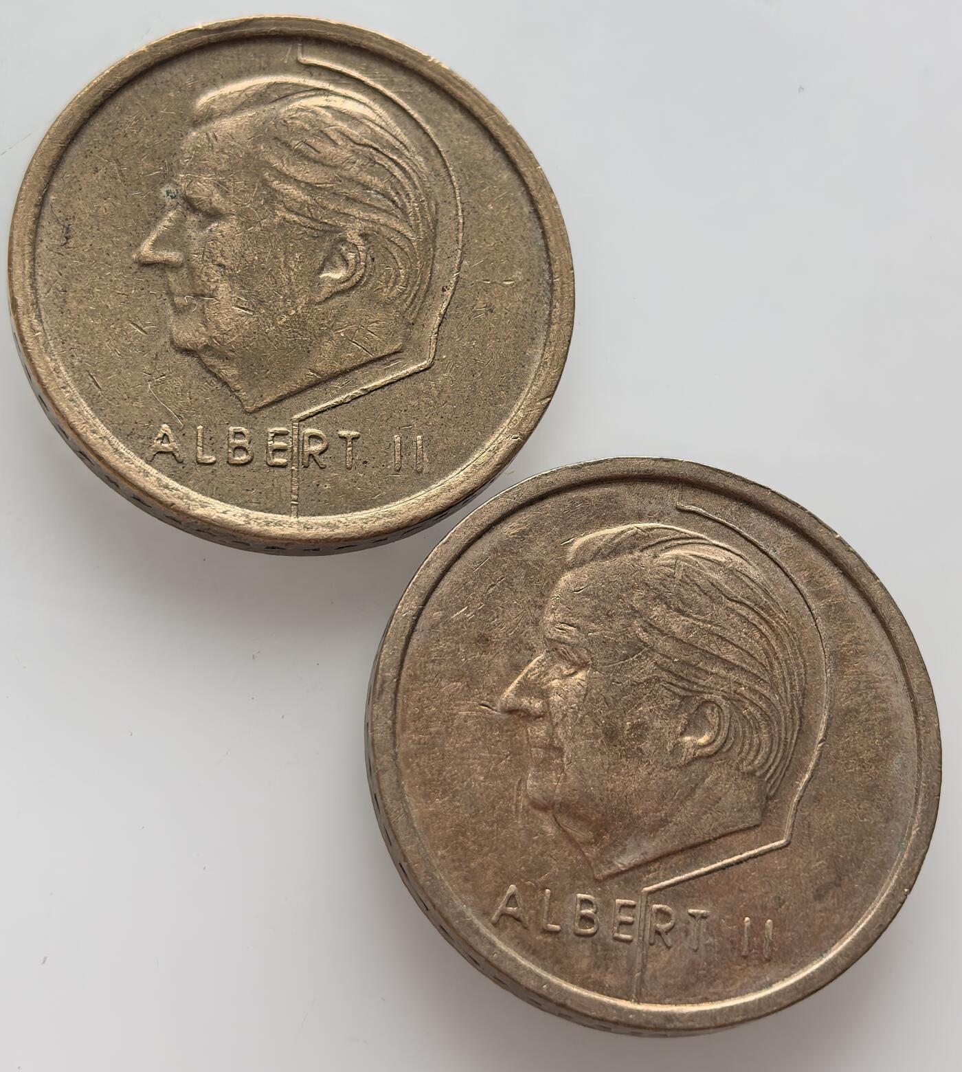  外国优质老铜币银币，周六九点倒数截拍，满百包邮，可寄存半年，喜欢朋友微信扫描二维码可直接参拍