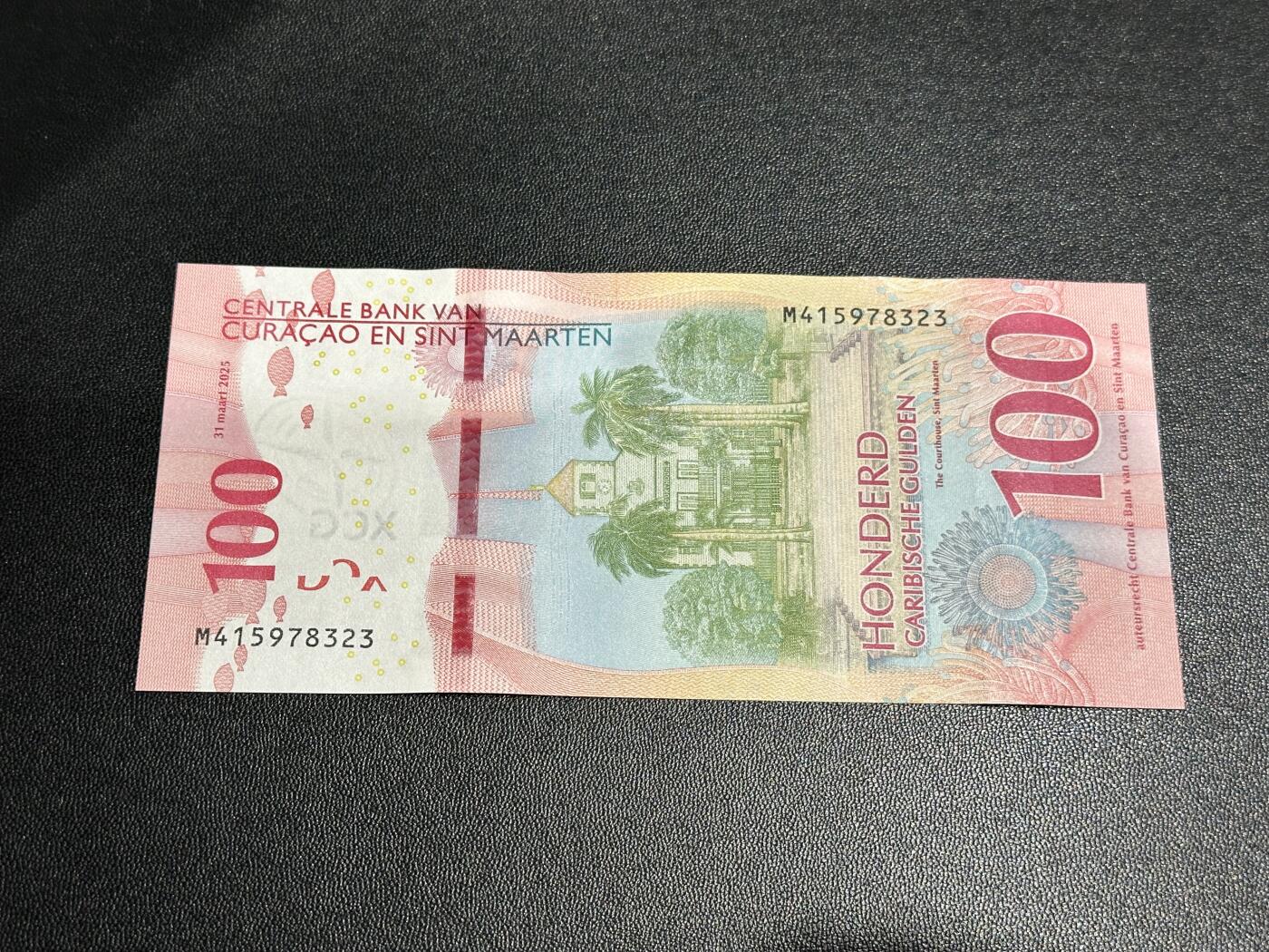 《外钞收藏家》第五百八十二期（精品场）（本平台长期征集拍品、欢迎藏友们联系合作）