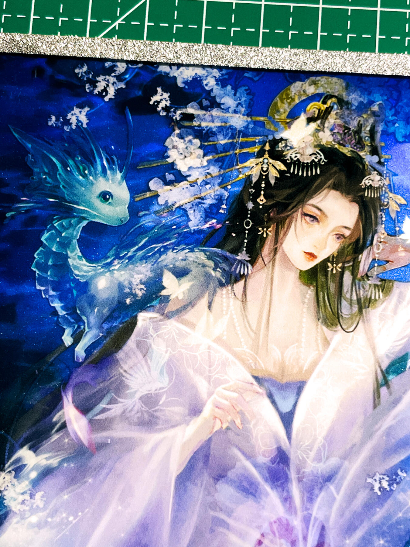 显眼宝36期 11月12日晚21:50截拍 佣金1起 可寄存～ 全网稀有 错过没有 趣卡社吴国卷【10编 貂蝉】  镜面钻沙色纸 非常漂亮 看细节图 明信片尺寸