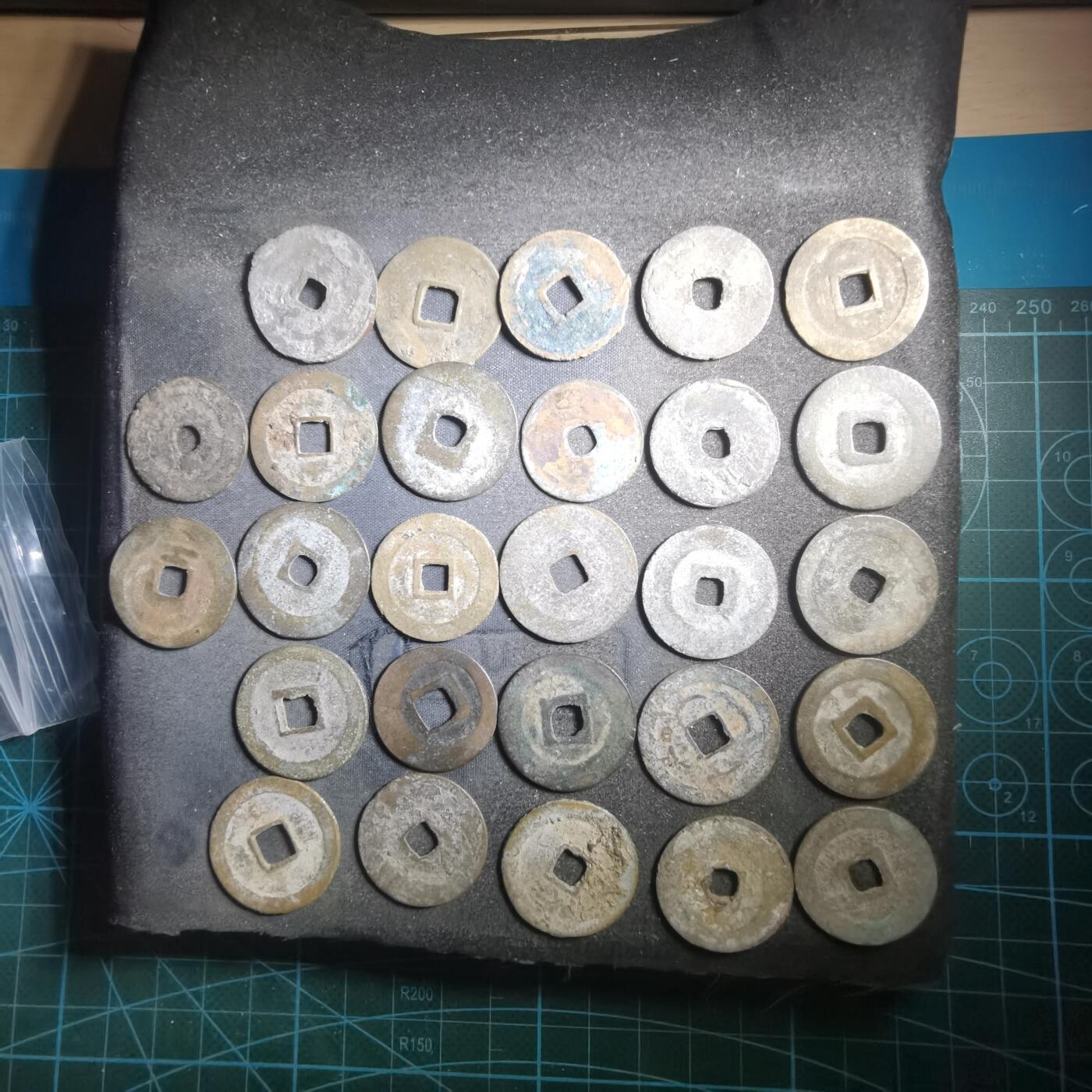 沼泽如烟--第895场 27枚铜钱