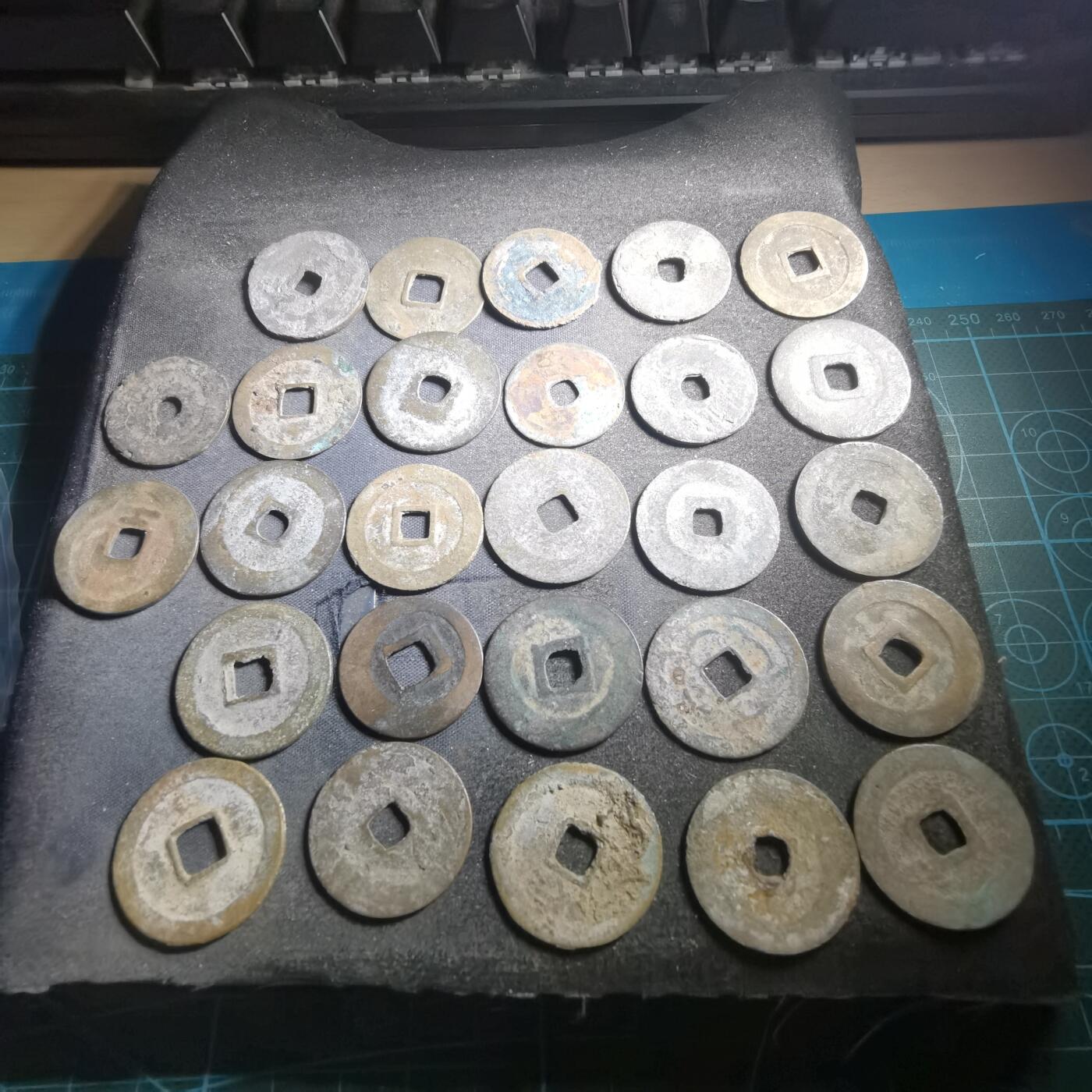 沼泽如烟--第895场 27枚铜钱