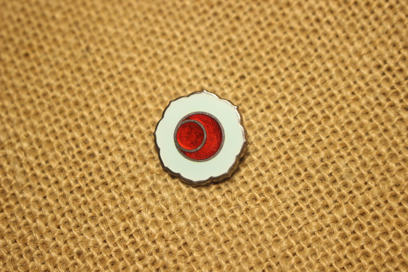 2025.11.13日系杂货小拍卖 靖国神社奉赞章，银质珐琅，库存品相