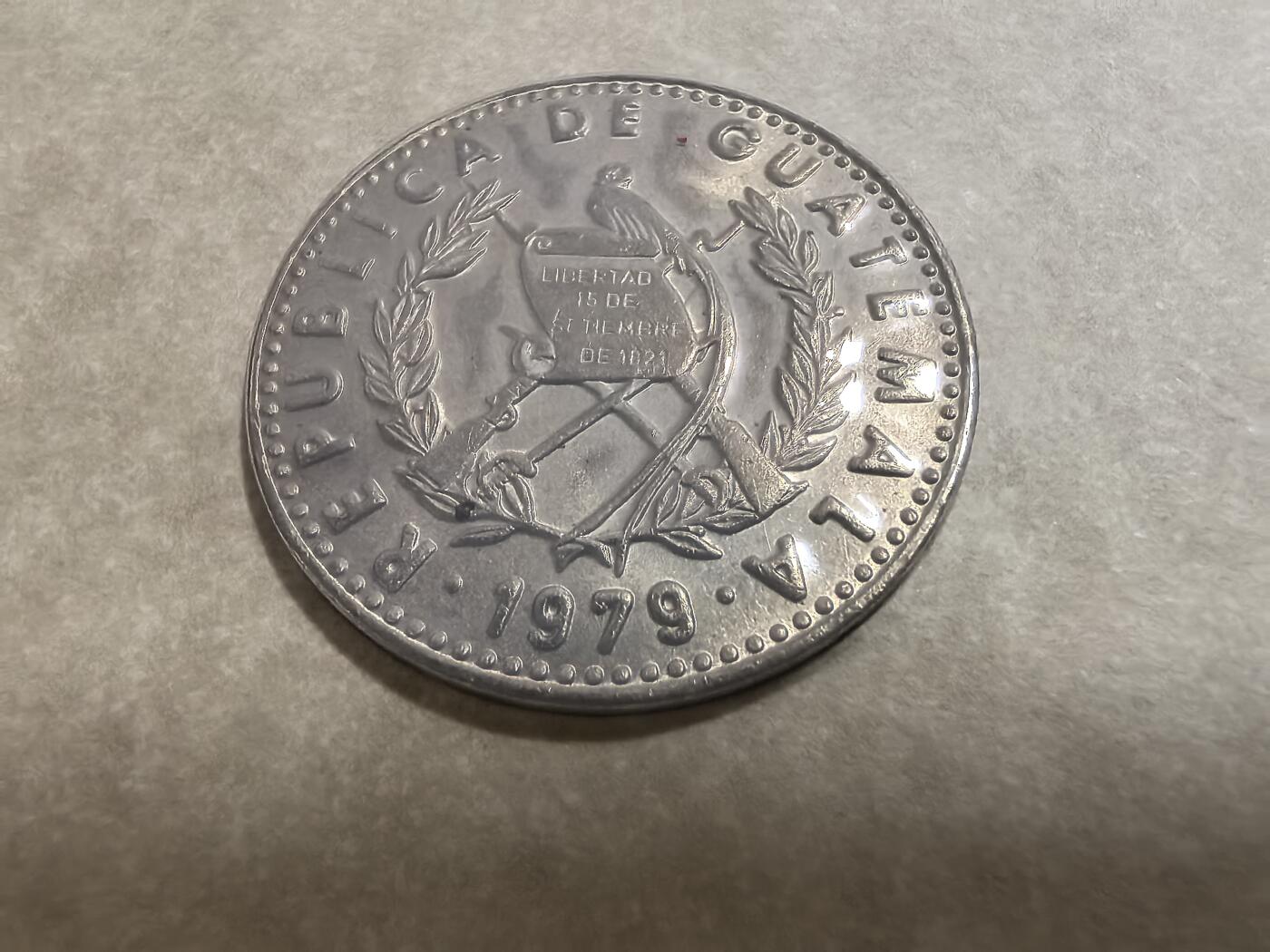 长老汇蛇年精选第七十一场拍卖 世界各国钱币——危地马拉，含1982年5角纸钞+1979年25分铜镍币