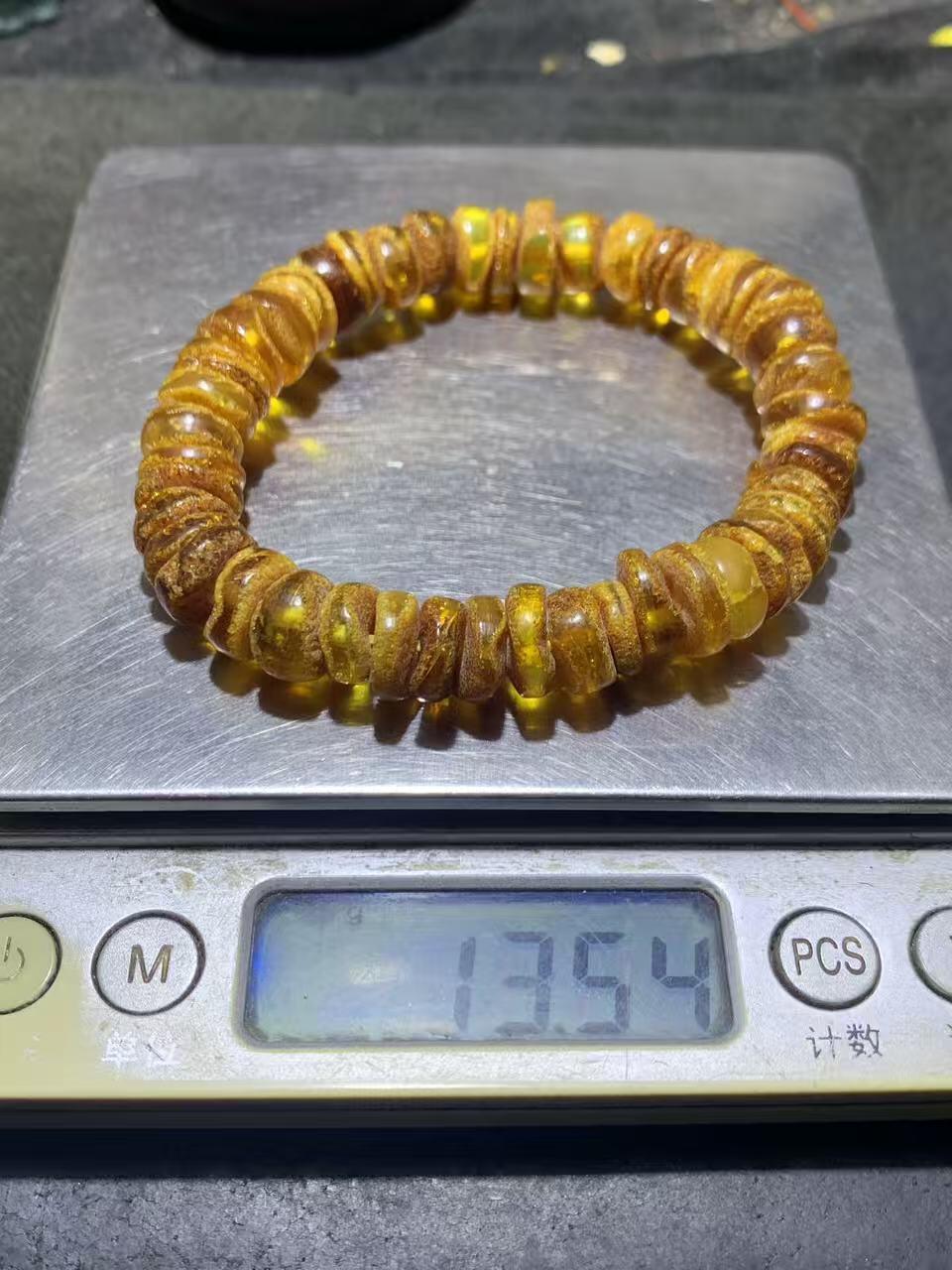 天然原矿俄料蜜蜡原皮随形手串1条！，