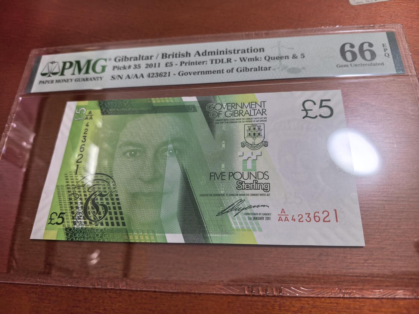 长老汇蛇年精选第七十一场拍卖 2011直布罗陀5镑纸钞，PMG 66，号段AAA