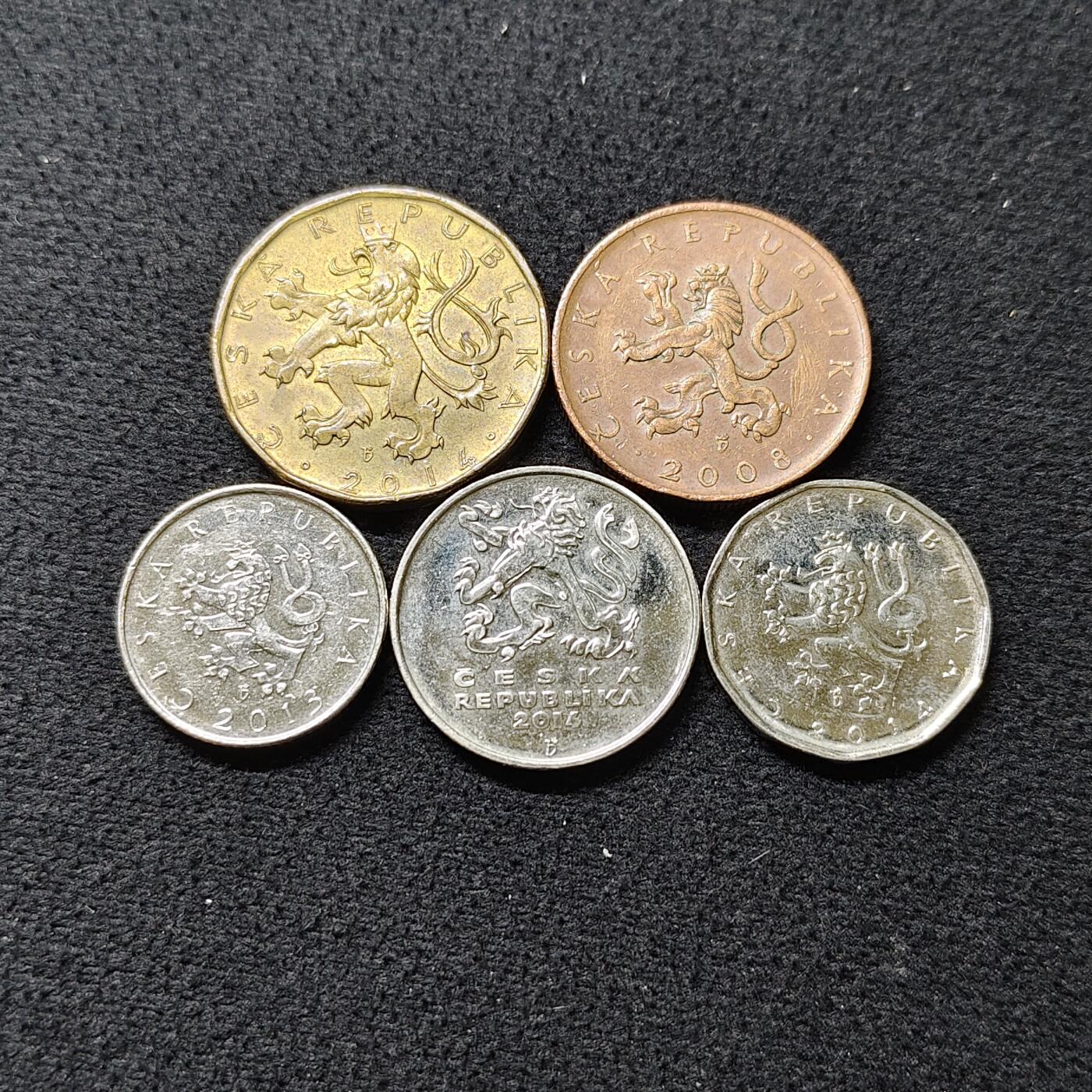 【全场包邮】纯粹捡漏拍476场（免费代拍第13场）调整中 捷克各年份5枚套币