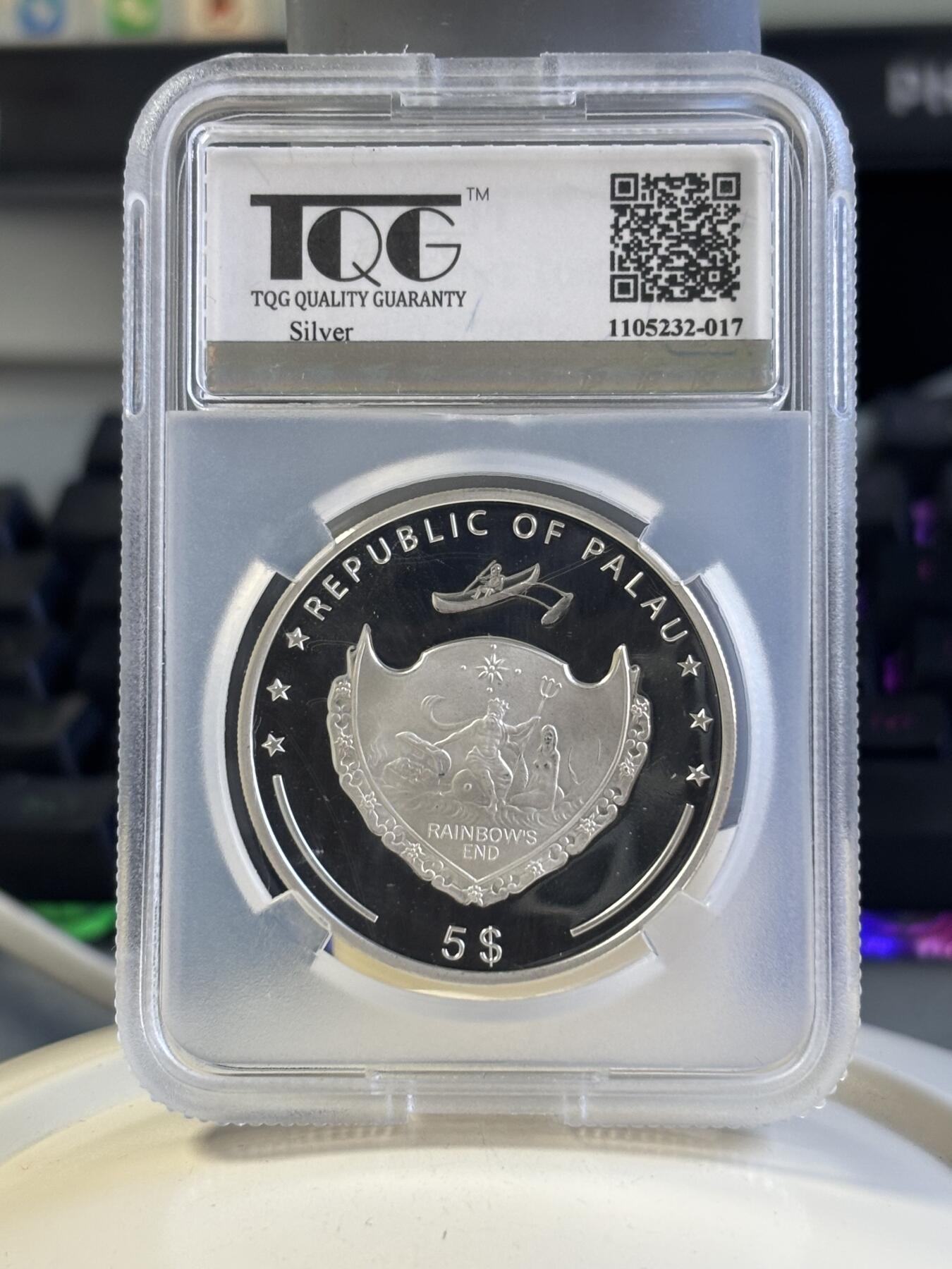 第181期拍卖 帕劳2007年太平洋濒危动物鳄鱼镶嵌绿水晶纪念银币TQG-PF69，925银，25克，发行量2500枚