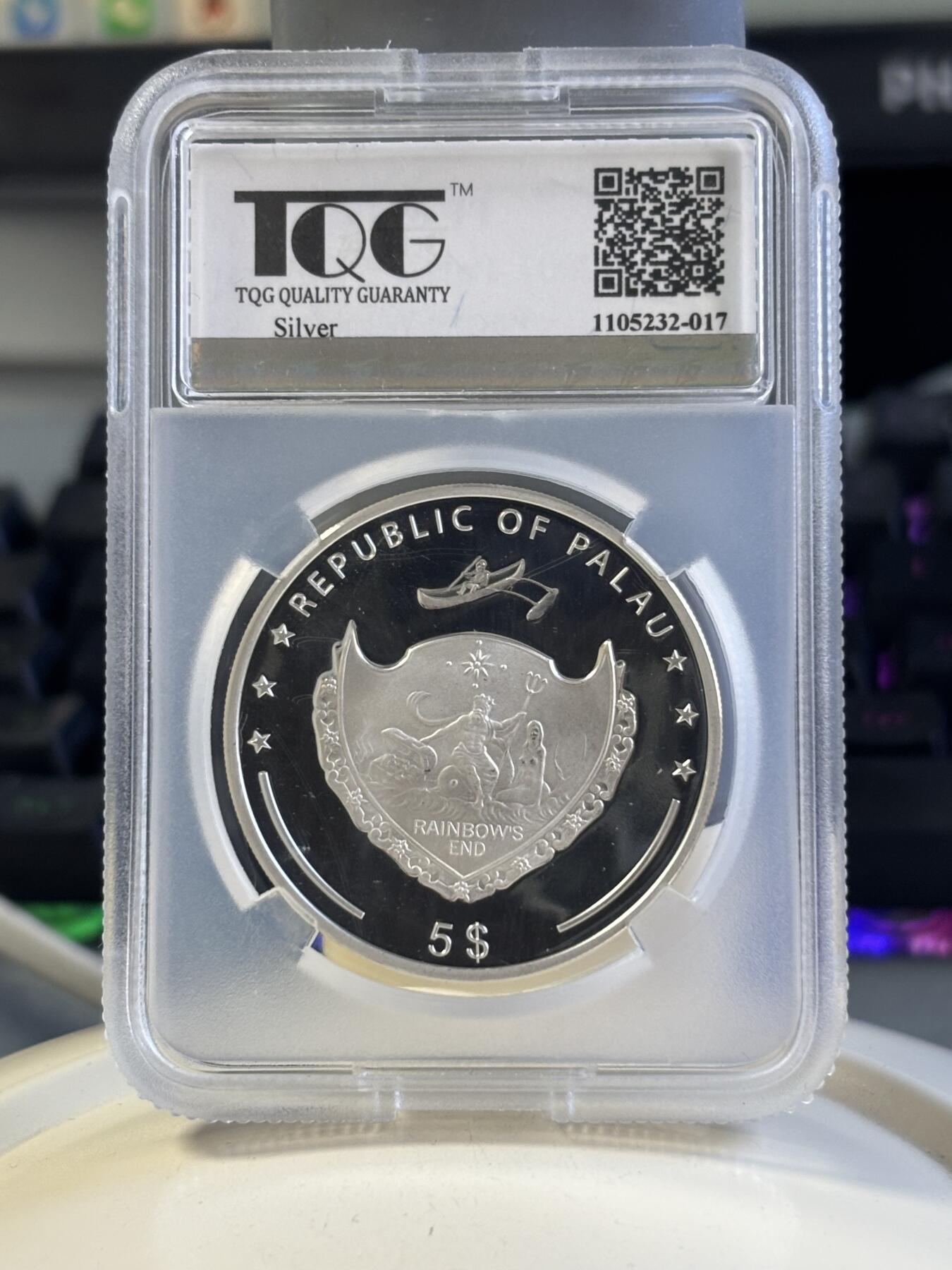 第181期拍卖 帕劳2007年太平洋濒危动物鳄鱼镶嵌绿水晶纪念银币TQG-PF69，925银，25克，发行量2500枚