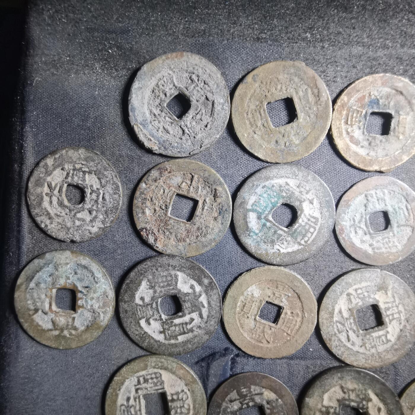 沼泽如烟--第895场 27枚铜钱