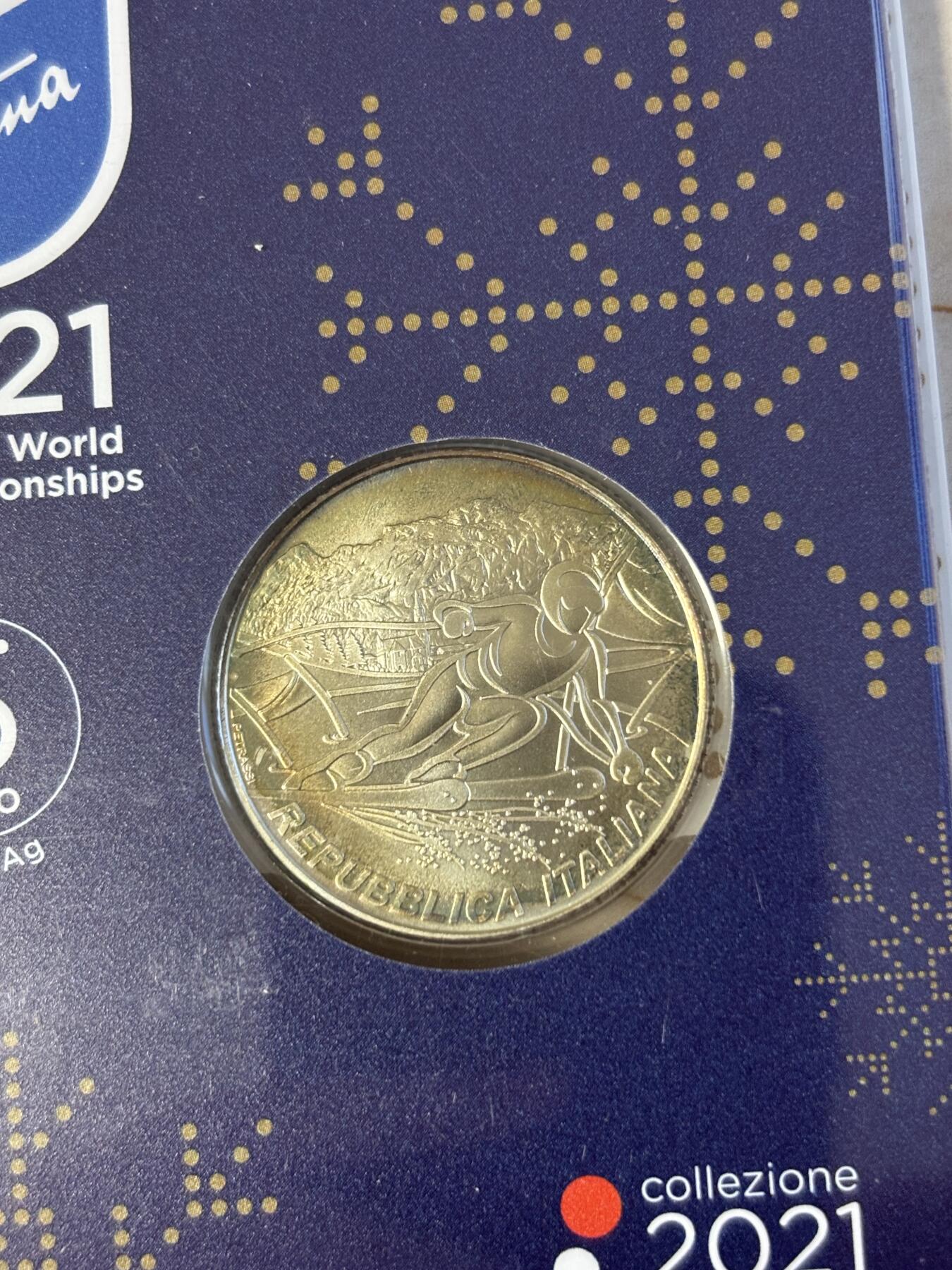 第181期拍卖 卡装意大利2021年科尔蒂纳高山滑雪世界锦标赛彩银币，925银，18克，发行5000枚