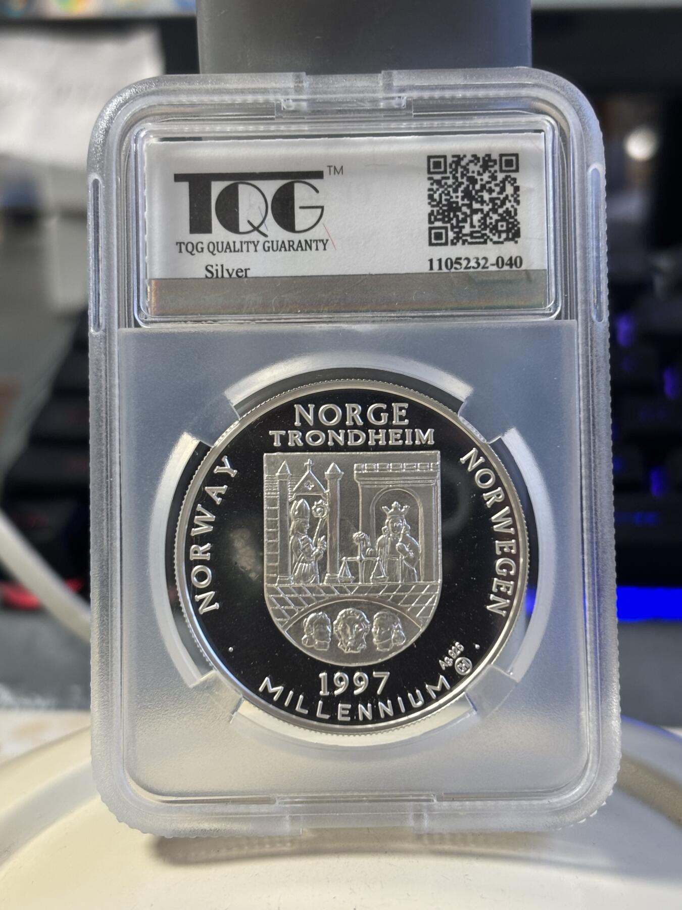 第181期拍卖 挪威1997年珍稀动物北极蓝狐纪念银币评级66分，925银，25克，有氧化