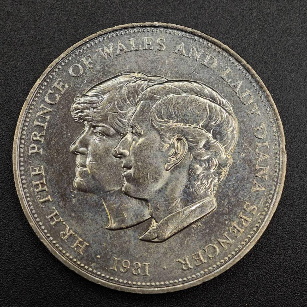 【淘币小摊】实时拍第七百九十二拍   散币场   满百包邮可预留二周 每周一统一发货   英国1981年戴安娜王妃大婚克朗纪念币