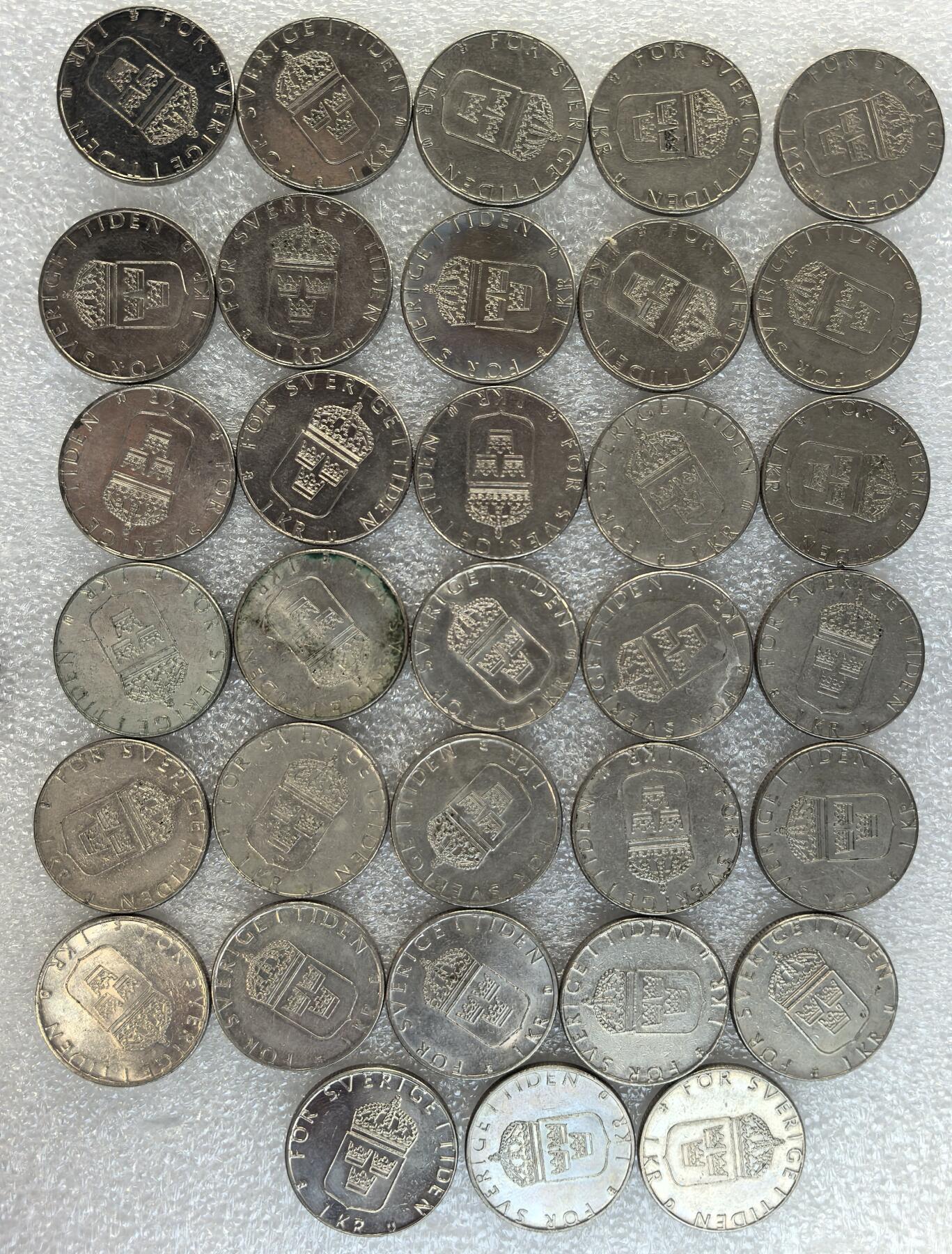  外国优质老铜币银币，周六九点倒数截拍，满百包邮，可寄存半年，喜欢朋友微信扫描二维码可直接参拍