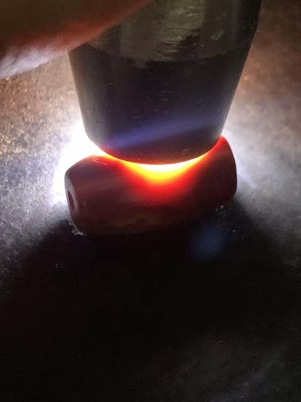 放福利！战国红玛瑙通货随形桶珠一个，