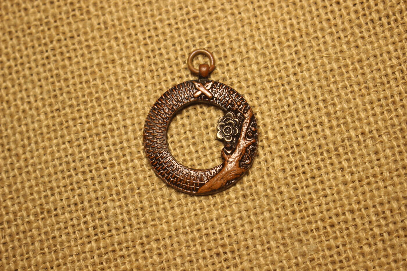 2025.11.13日系杂货小拍卖 日本庆应大学社团活动奖牌一组，铜质，库存品相