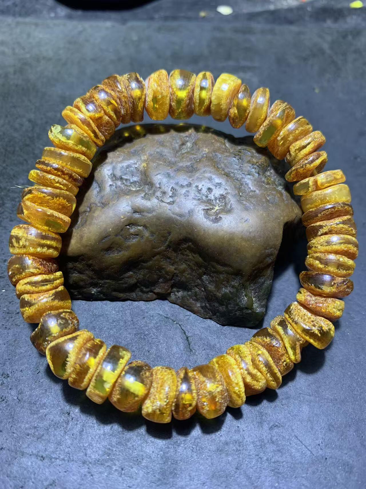 天然原矿俄料蜜蜡原皮随形手串1条！，