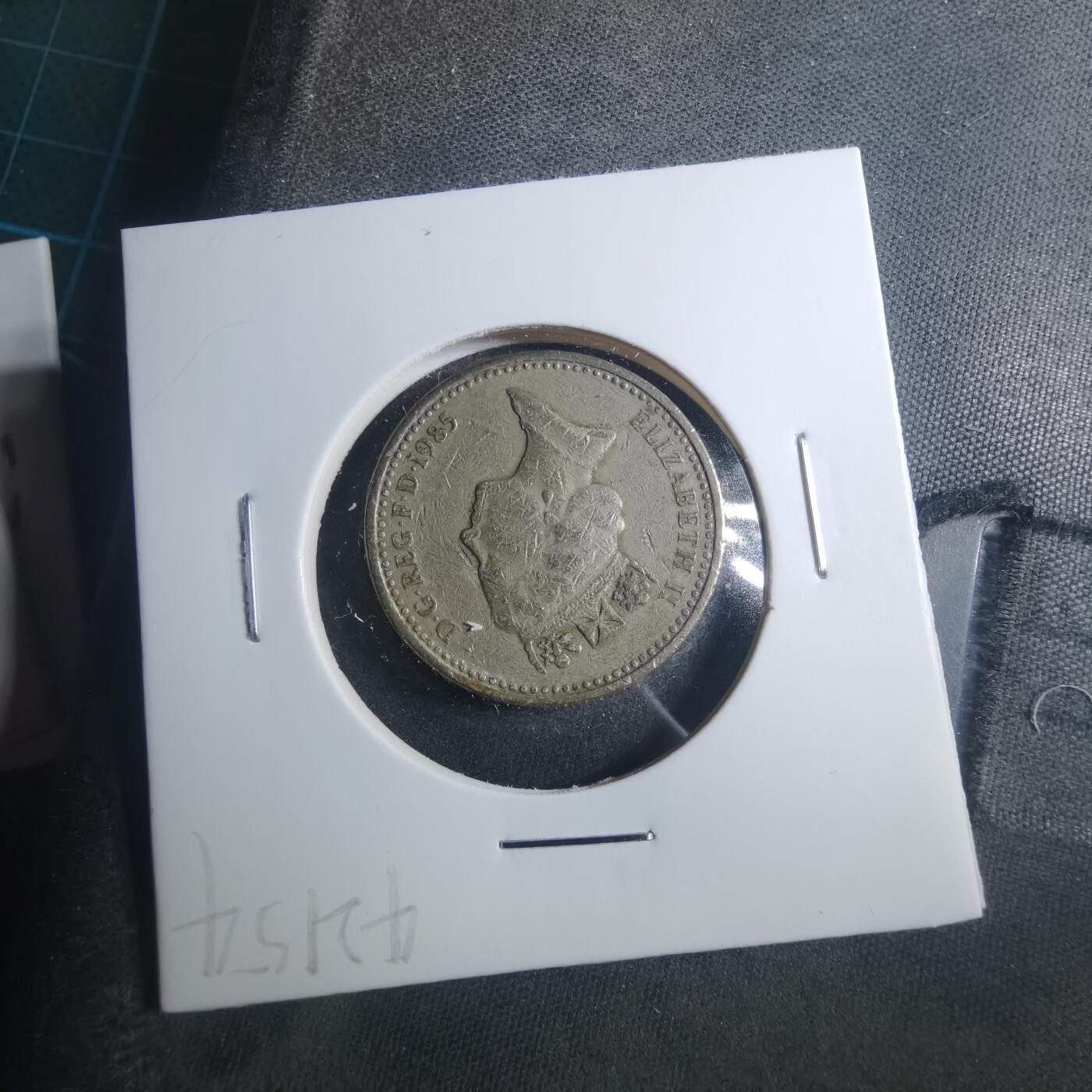 沼泽如烟--第896场 英国1985年一磅