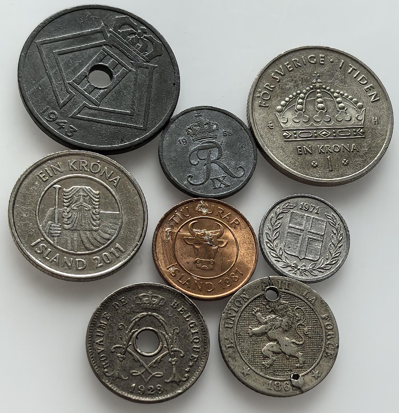  外国优质老铜币银币，周六九点倒数截拍，满百包邮，可寄存半年，喜欢朋友微信扫描二维码可直接参拍