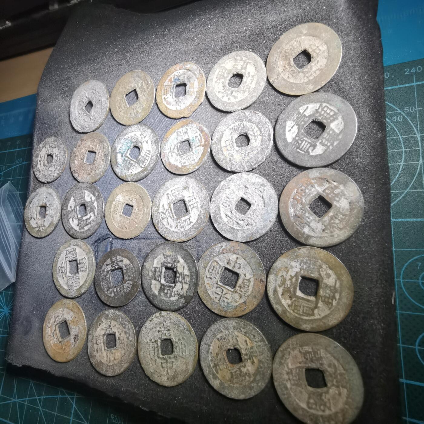 沼泽如烟--第895场 27枚铜钱