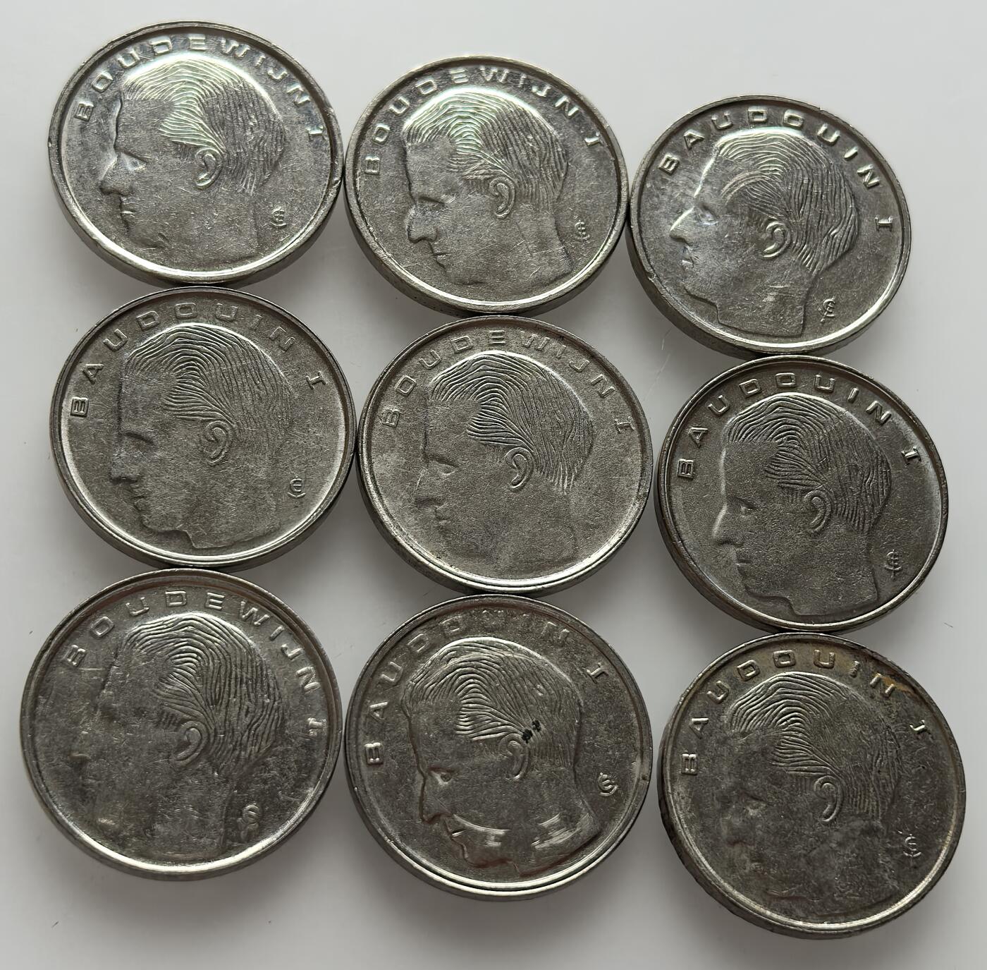  外国优质老铜币银币，周六九点倒数截拍，满百包邮，可寄存半年，喜欢朋友微信扫描二维码可直接参拍