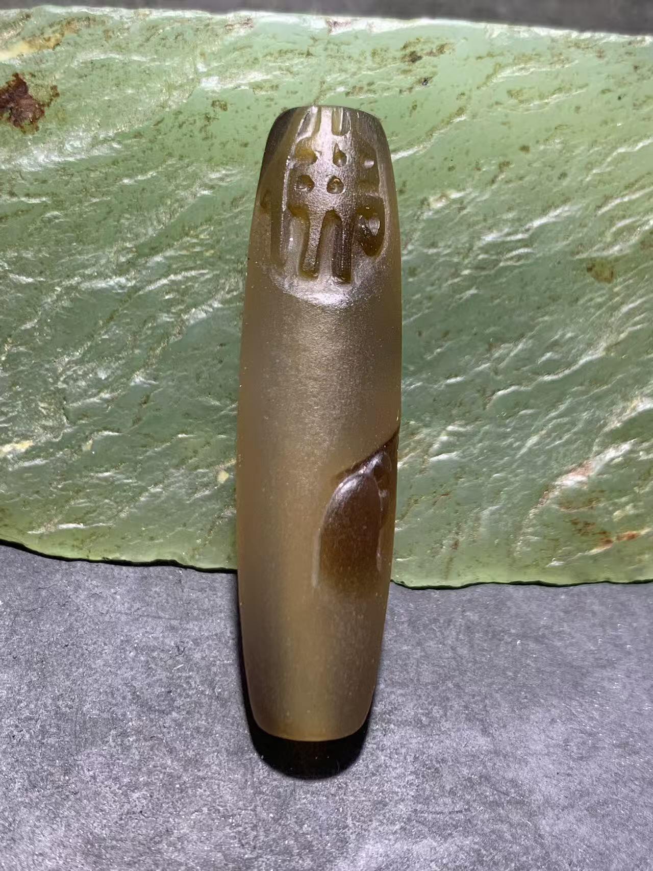 精美亚光高玉化海洋玉髓手工俏色巧雕一心向佛意境桶珠一个！