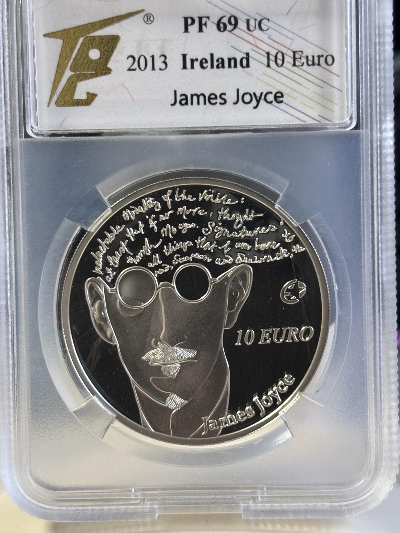 第181期拍卖 少见克劳斯获奖币爱尔兰2013年欧洲之星作家詹姆斯乔伊斯错版银币TQG-PF69UC，获2015年度克劳斯最佳克朗币大奖，925银，28.28克