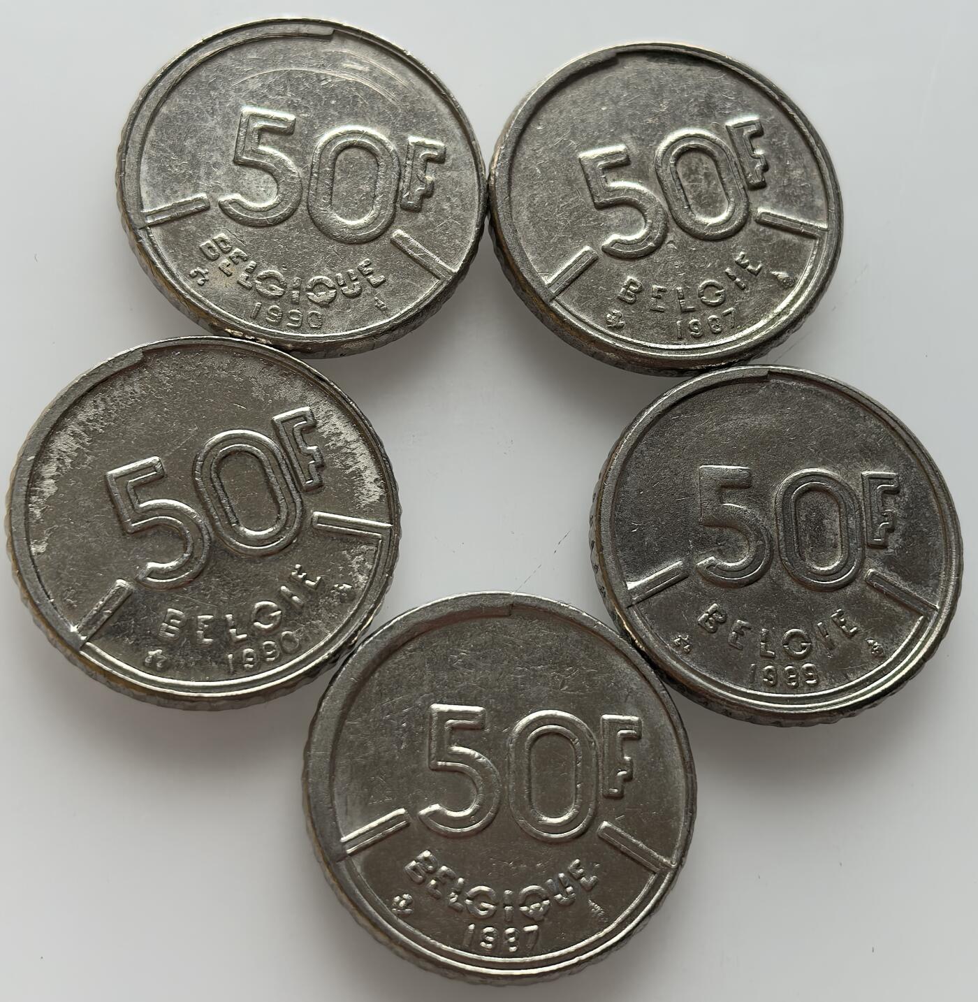  外国优质老铜币银币，周六九点倒数截拍，满百包邮，可寄存半年，喜欢朋友微信扫描二维码可直接参拍