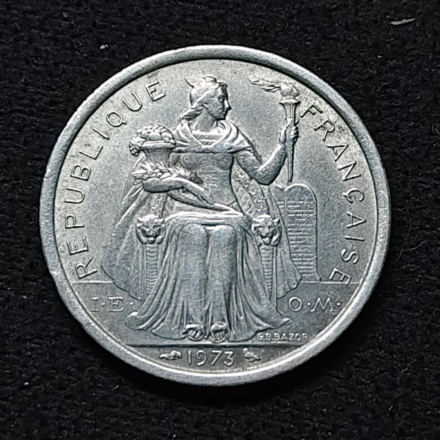 【全场包邮】纯粹捡漏拍476场（免费代拍第13场）调整中 新喀里多尼亚1973年天堂鸟2法郎