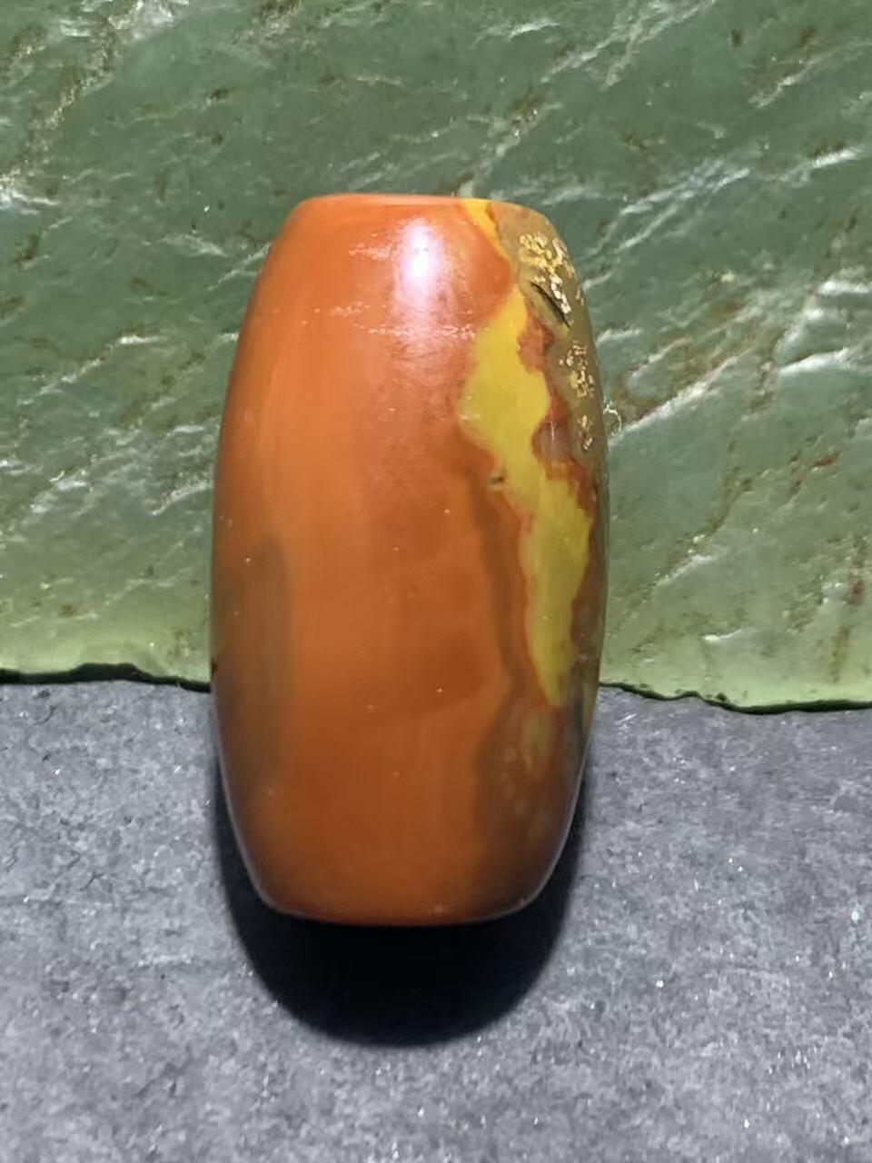 放福利！战国红玛瑙通货随形桶珠一个，