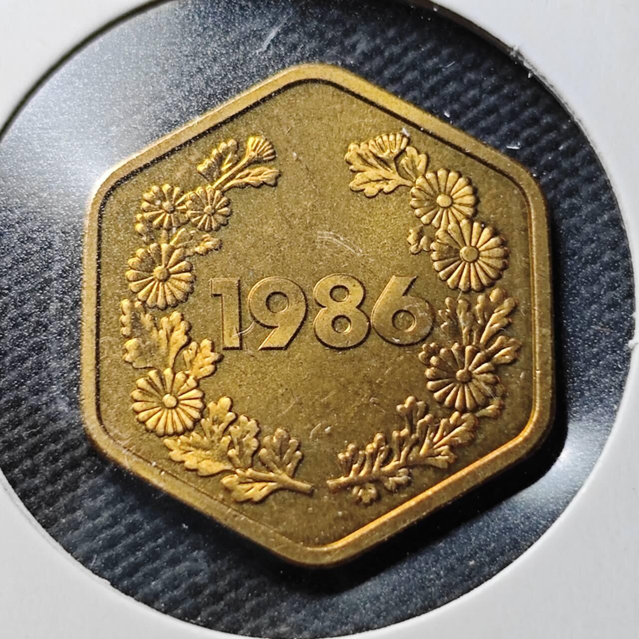 KK钱币收藏小铺  第367场  2月预留时间 周末发货  1986日本年份铭牌铜章