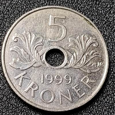 泉币菌-第125场-126场 并场 精品福利场(本场由于周日截拍，需要下周周末发货，感谢理解) - 挪威5克朗硬币 中孔 26mm左右 1999