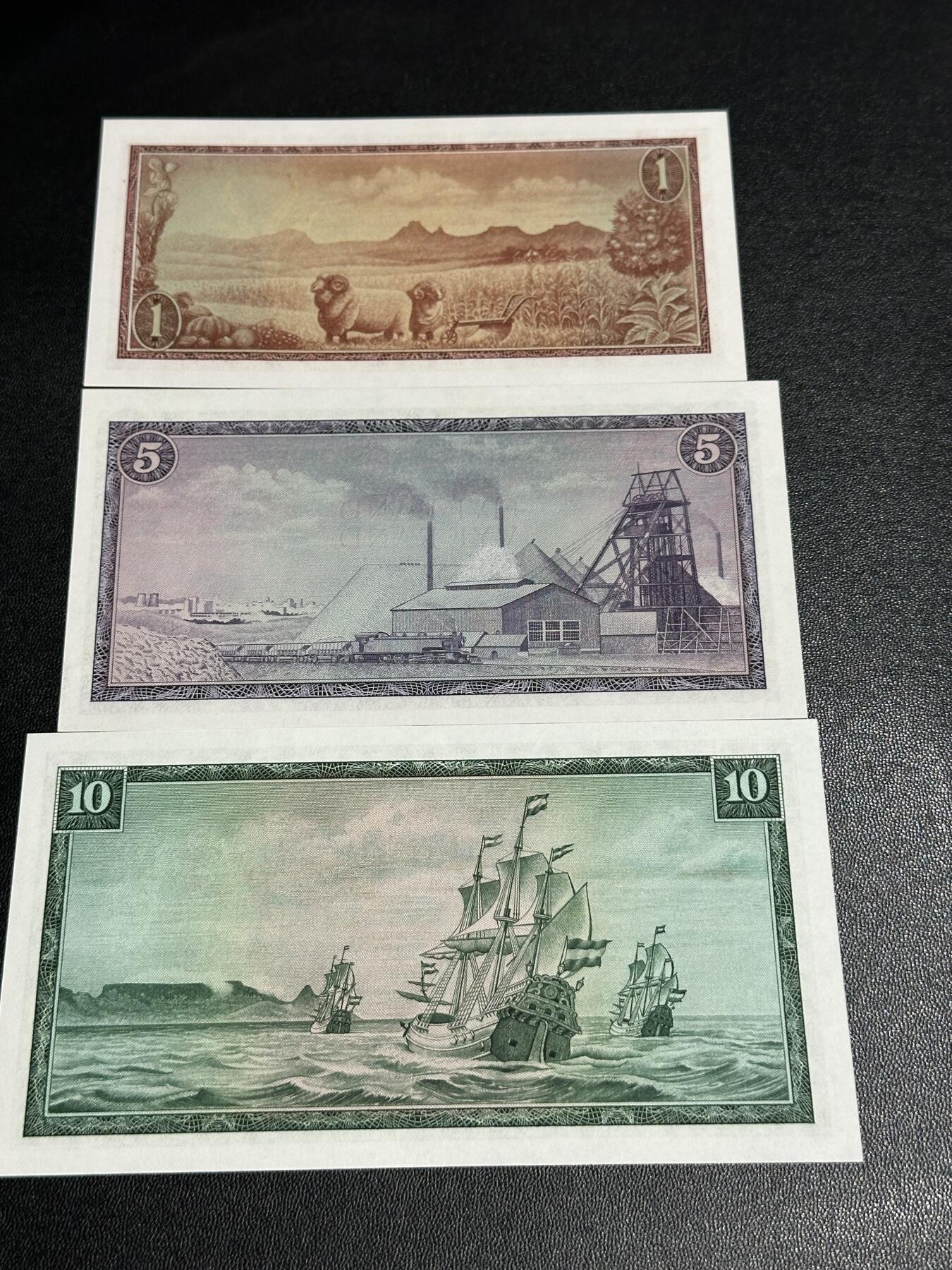 《外钞收藏家》第五百八十三期（精选场）（本期拍品丰富）（本平台长期征集拍品、欢迎藏友们联系合作） 南非1、5、10兰特 三张一起 全新UNC