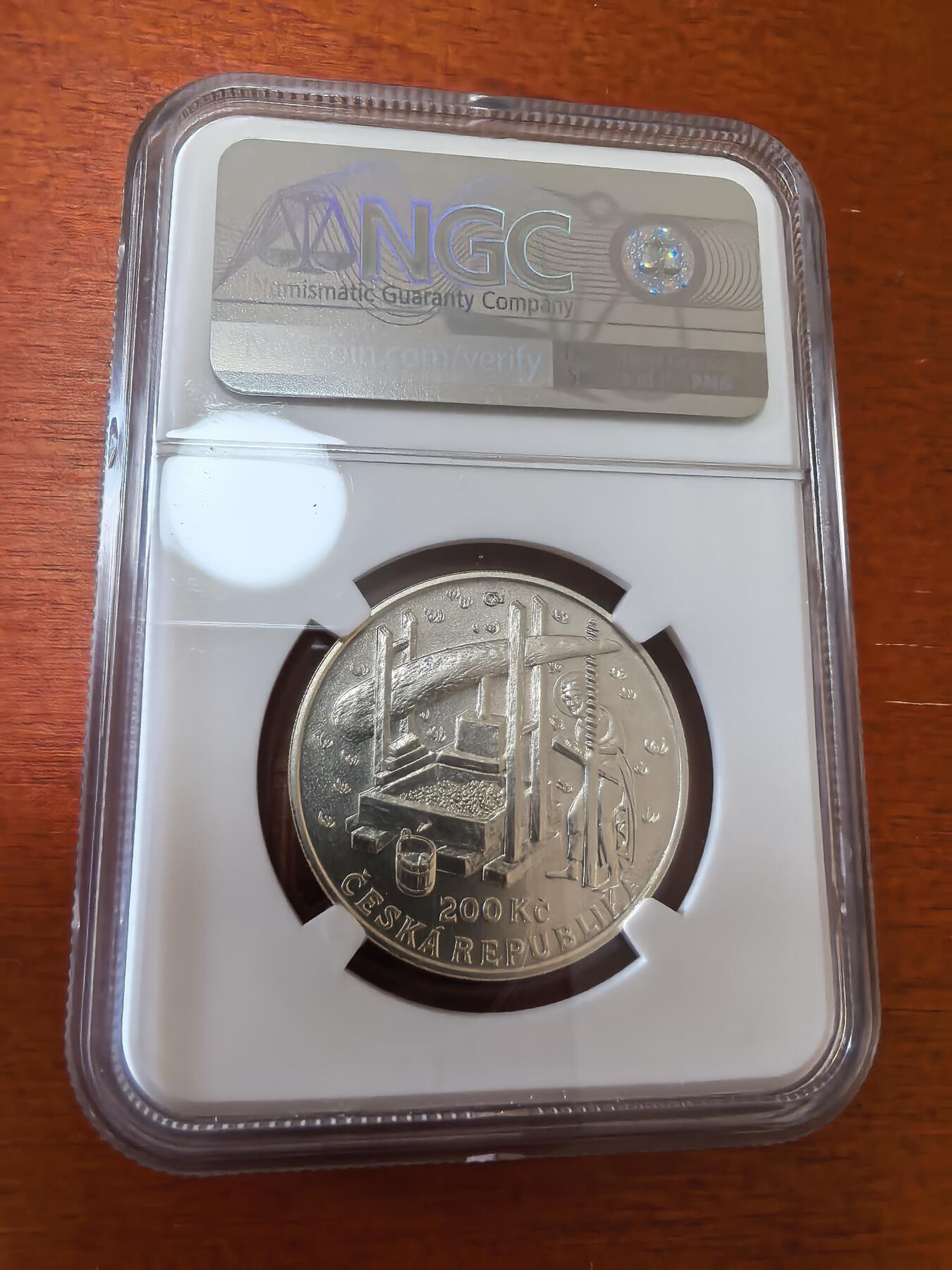 长老汇蛇年精选第七十一场拍卖 2008捷克查理四世葡萄种植令200克朗银币，NGC MS69，唯一亚军，更高1枚，9768枚