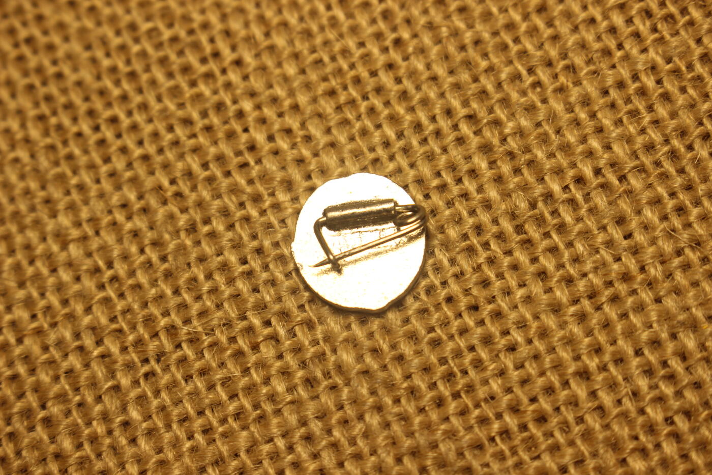 2025.11.13日系杂货小拍卖 日本赤十字社员小徽章一组，库存品相