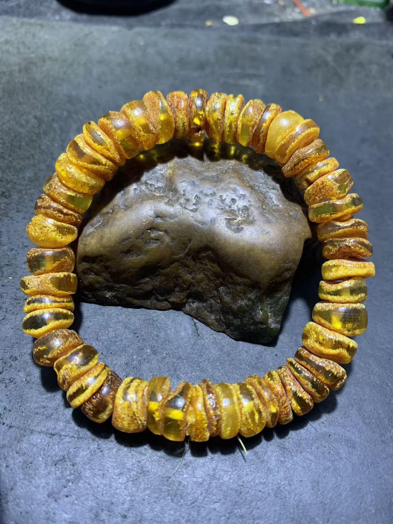 天然原矿俄料蜜蜡原皮随形手串1条！，