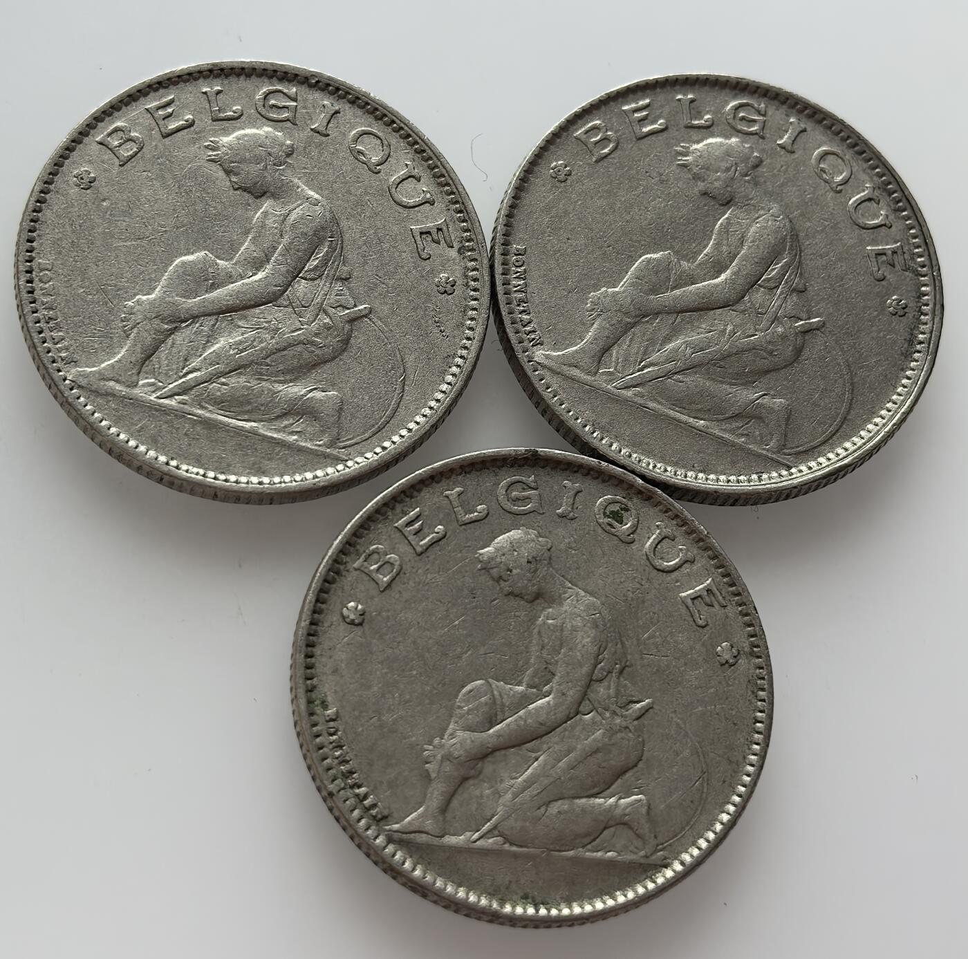  外国优质老铜币银币，周六九点倒数截拍，满百包邮，可寄存半年，喜欢朋友微信扫描二维码可直接参拍