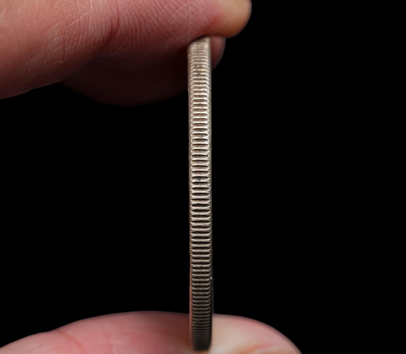 修遠堂世界钱币第九十二期 明治二十五年龙洋一圆 三刺龙