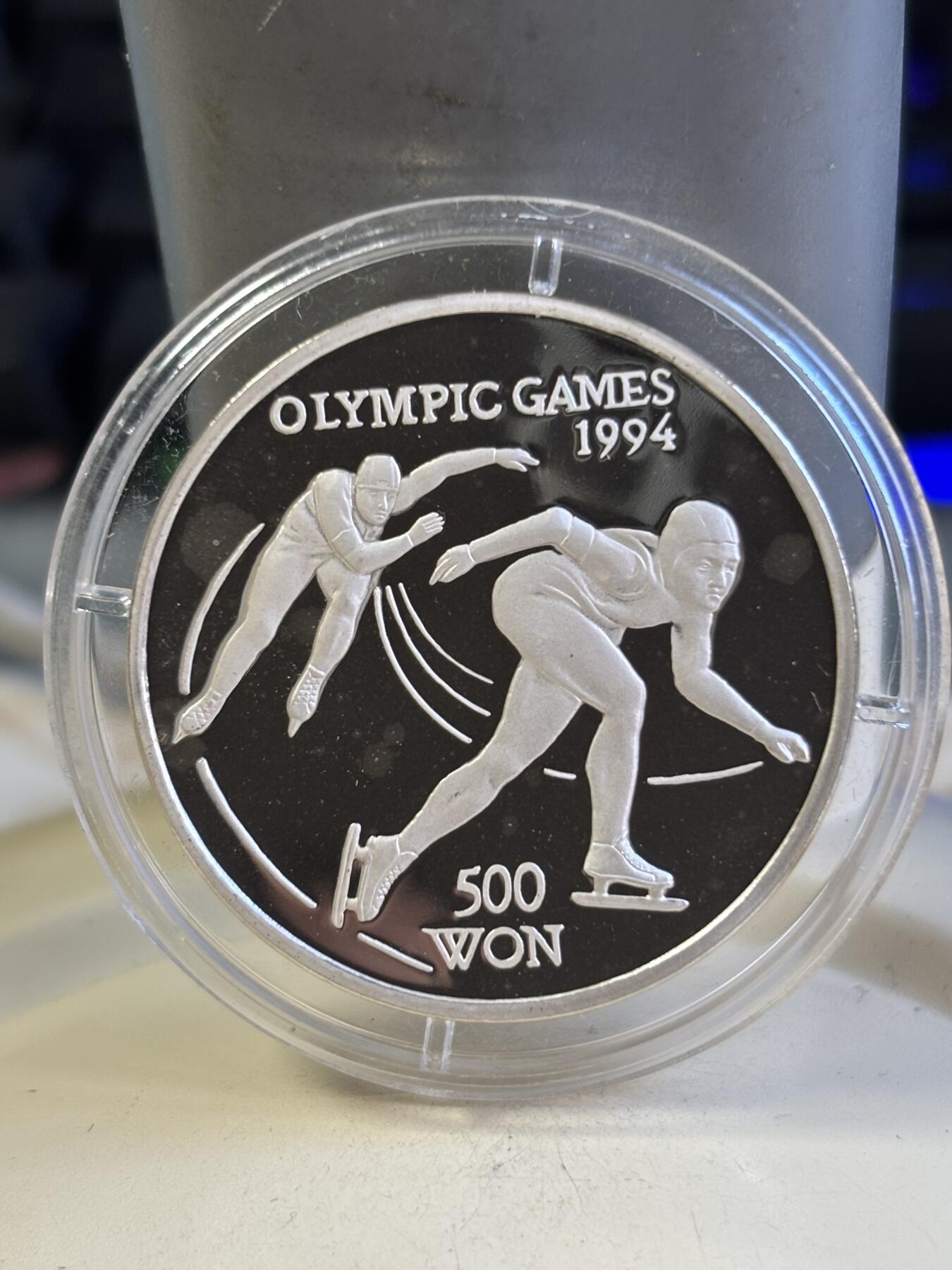 第181期拍卖 朝鲜1993年冬奥会滑雪纪念银币，27克，999银