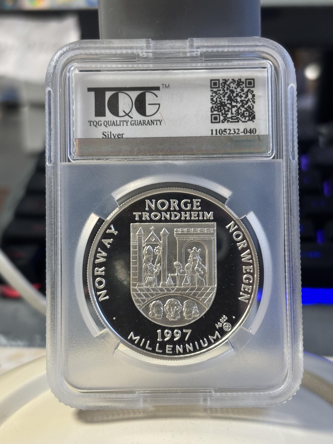 第181期拍卖 挪威1997年珍稀动物北极蓝狐纪念银币评级66分，925银，25克，有氧化