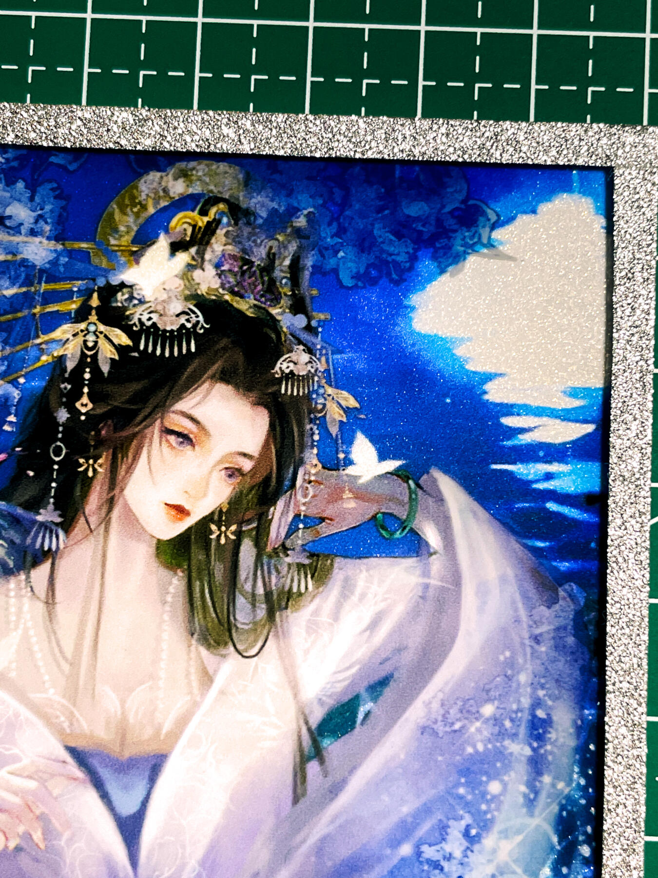 显眼宝36期 11月12日晚21:50截拍 佣金1起 可寄存～ 全网稀有 错过没有 趣卡社吴国卷【10编 貂蝉】  镜面钻沙色纸 非常漂亮 看细节图 明信片尺寸