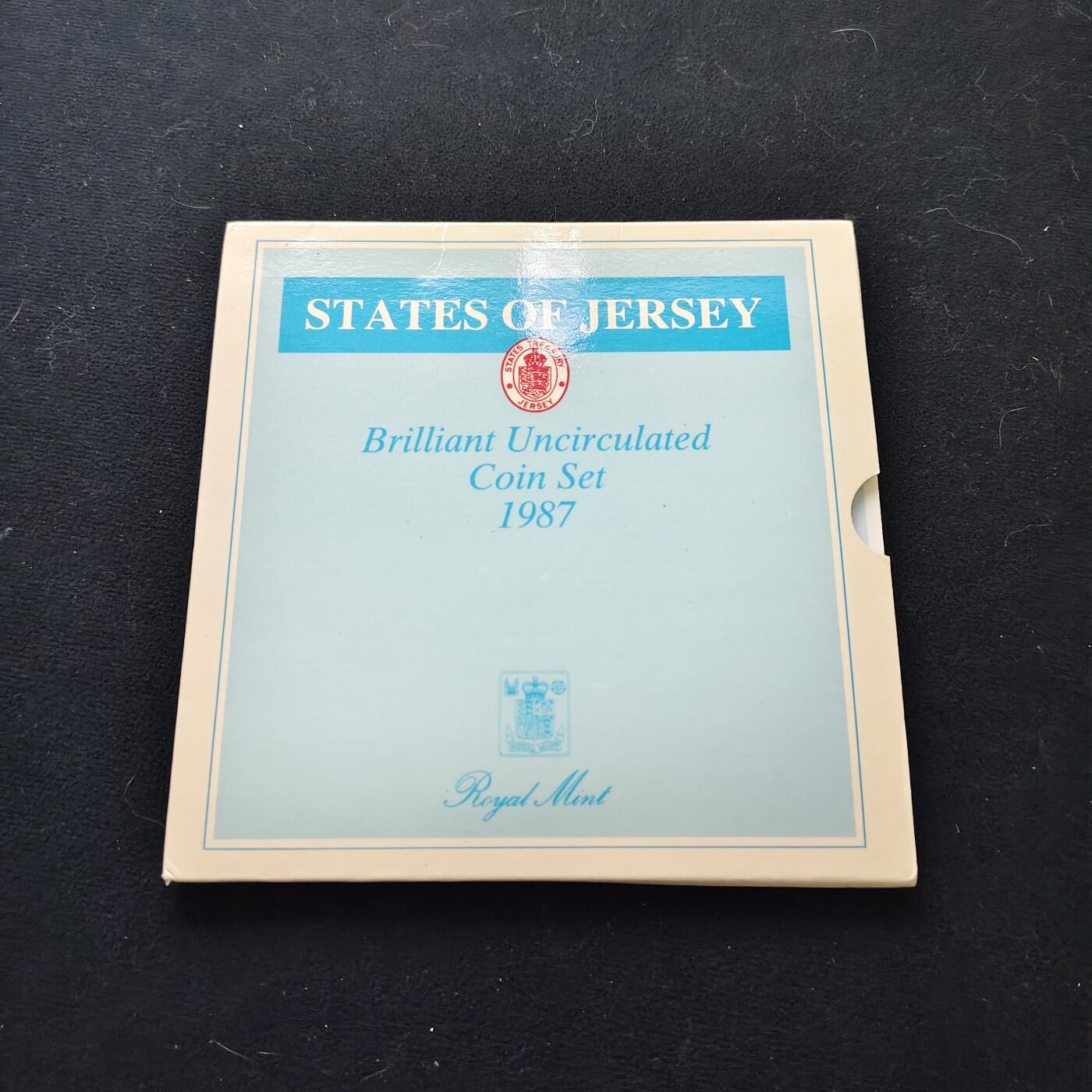 【全场包邮】纯粹捡漏拍477场（免费代拍第14场）调整中 泽西1987年官方封装套币-含1镑圣马丁教区纪念币