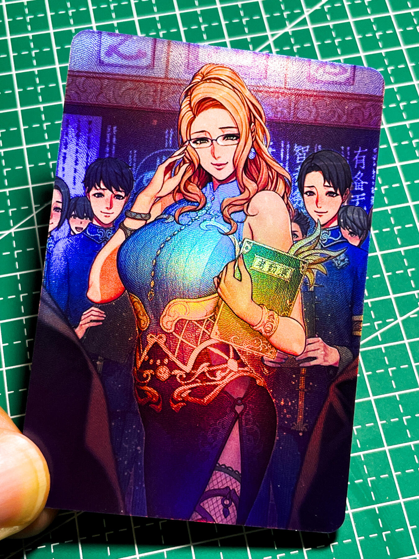 显眼宝36期 11月12日晚21:50截拍 佣金1起 可寄存～ 织田女教师 折光彩闪 一枚 小卡尺寸 挺漂亮